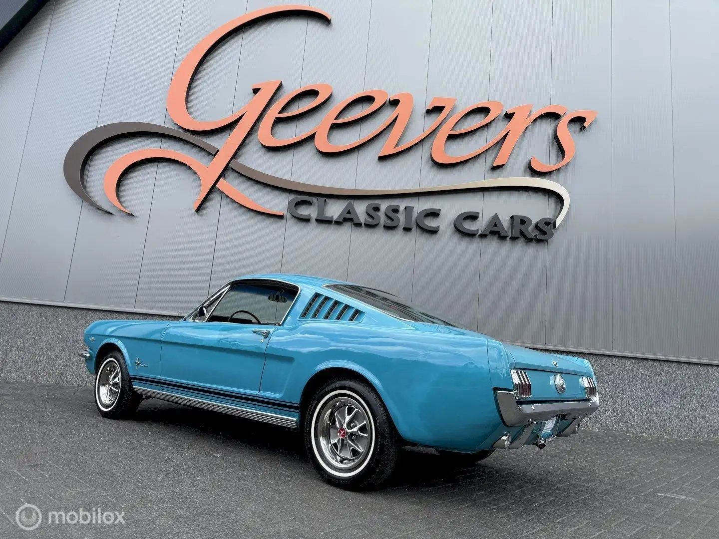 Ford Mustang Fastback Blau - 2
