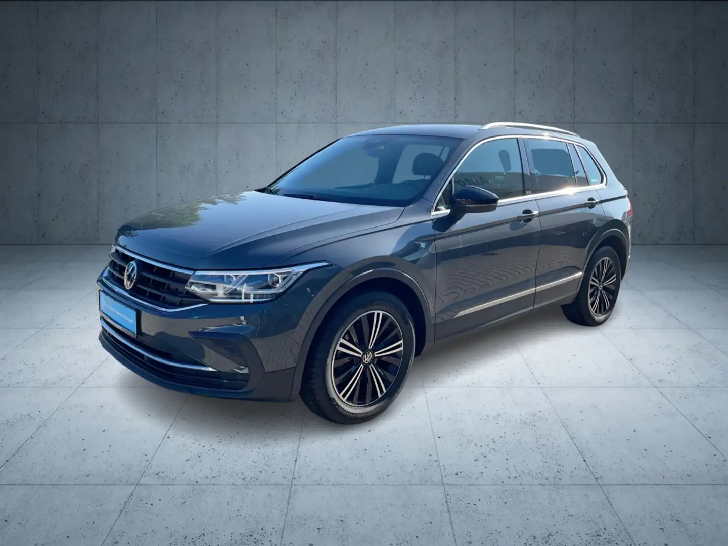 Volkswagen Tiguan MOVE 2.0TDI DSG SHZvo/hi+Stdhz+AHK+Kamera Grau - 2