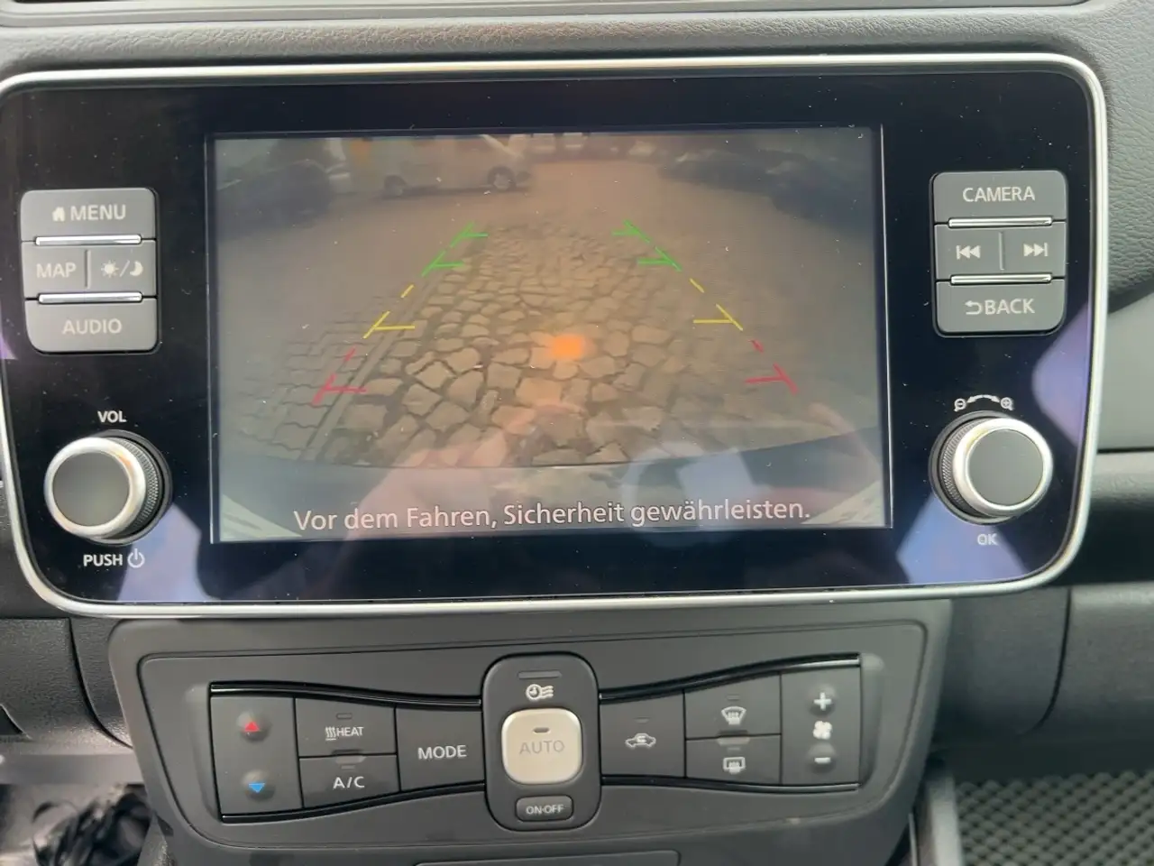 Nissan LEAF Acenta Apple CarPlay Rückfahrkamera BT, миниатюра 13
