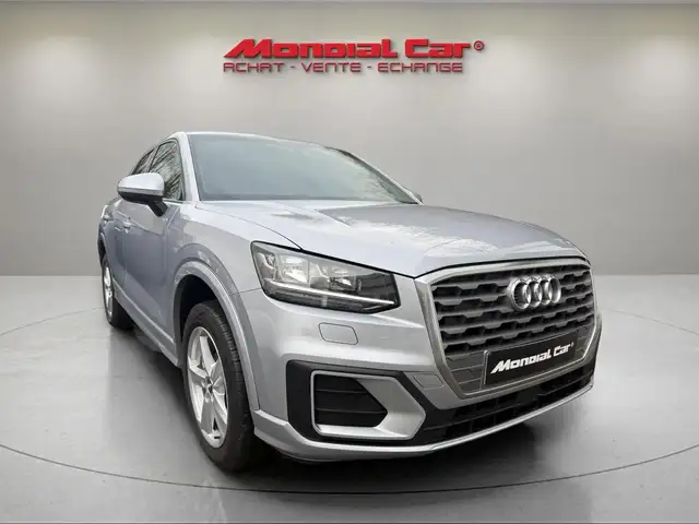Audi Q2 view 4