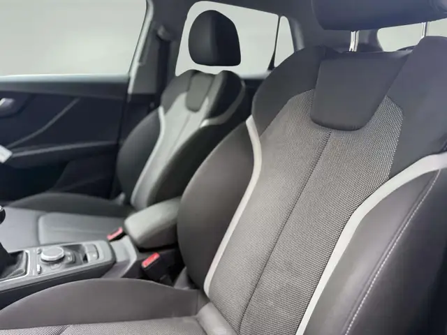 Audi Q2 view 12