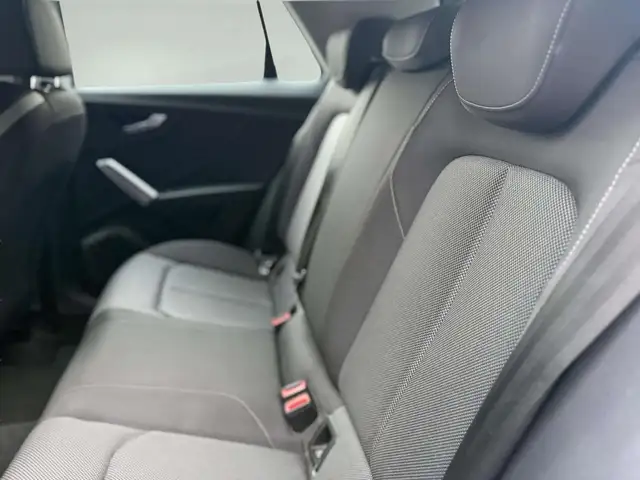 Audi Q2 view 13