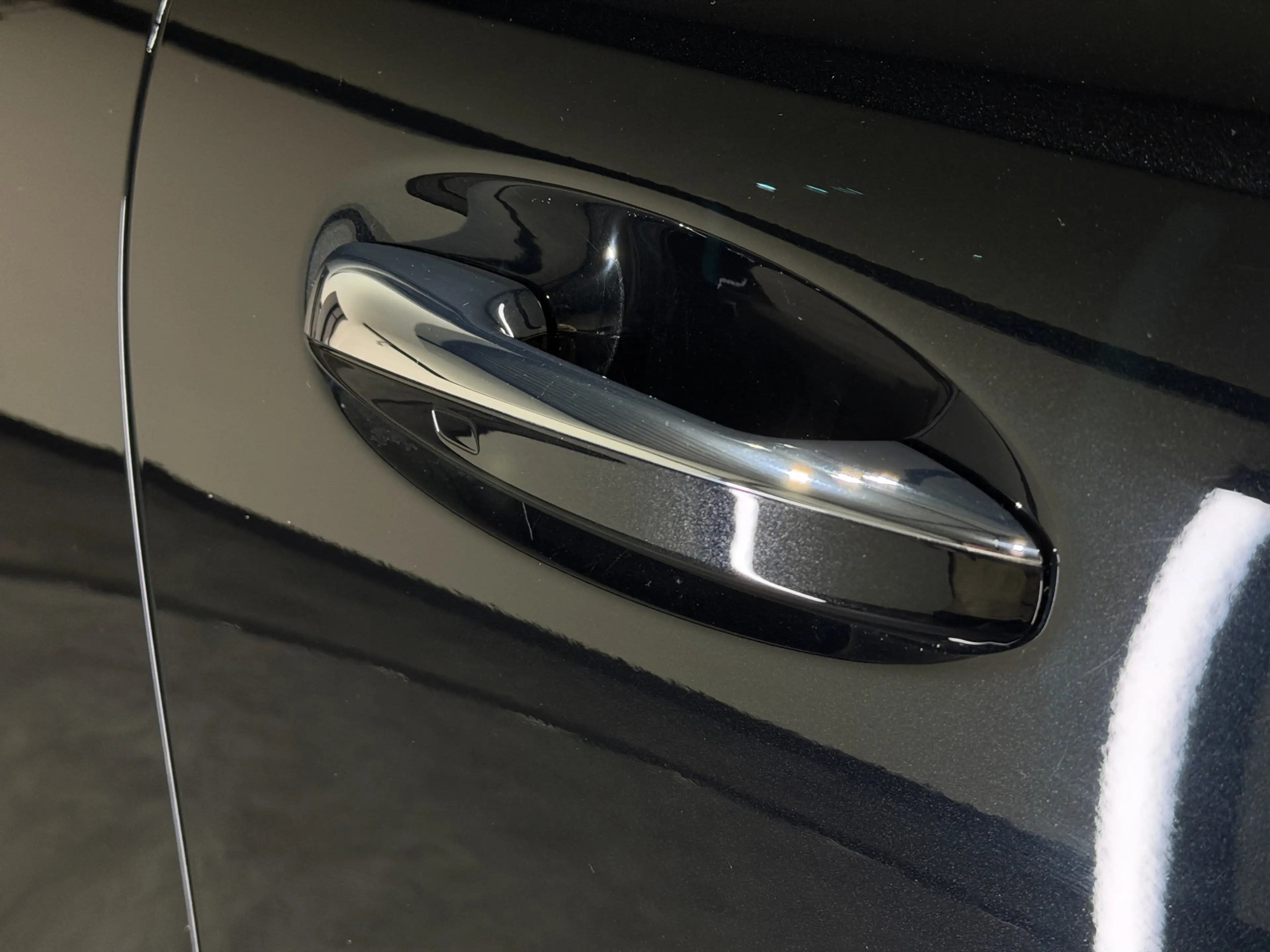 Mercedes-Benz EQB 250 250+ Sport Edition 71 kWh | AMG-styling | Keyless — photo 14