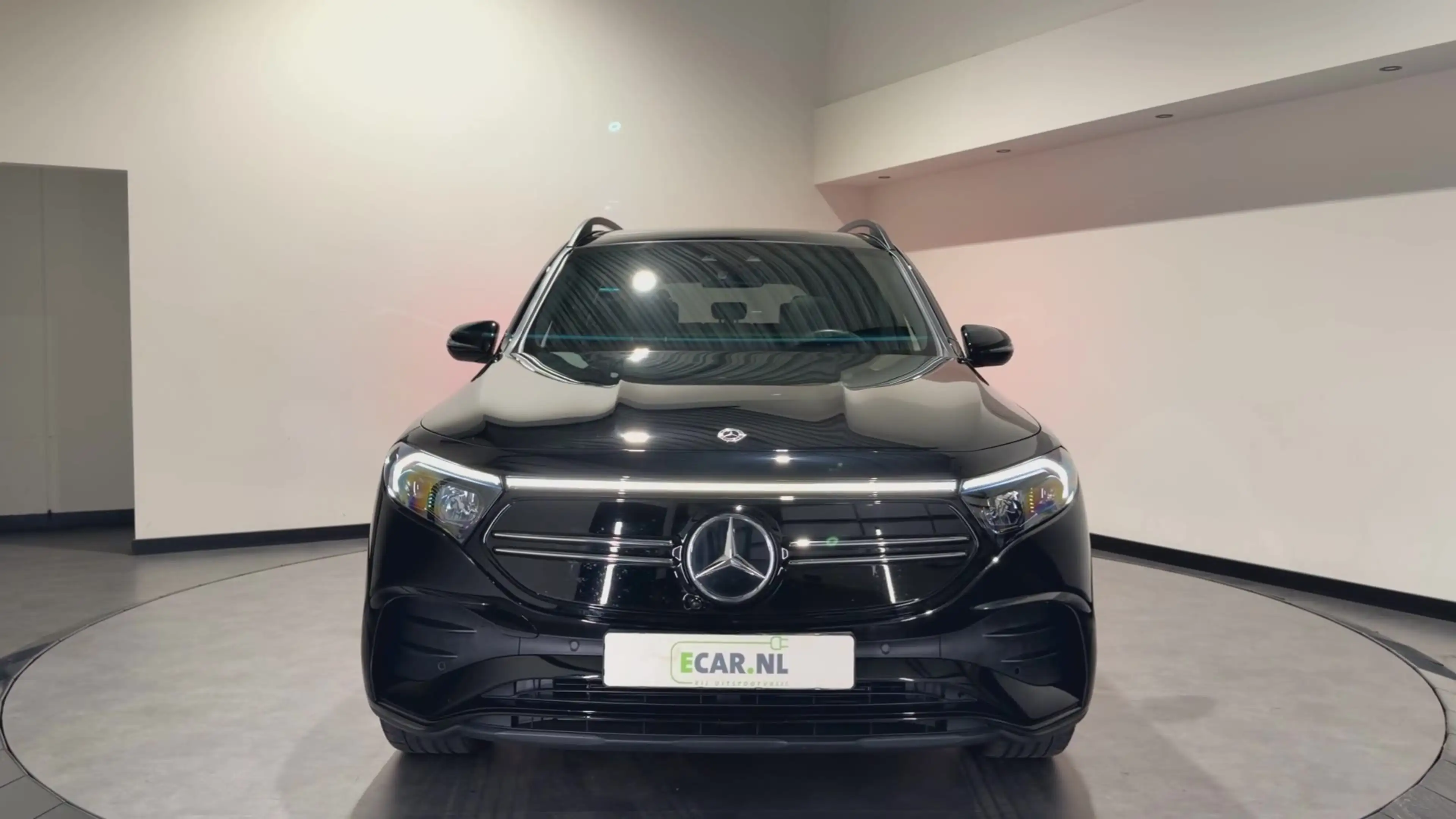 Mercedes-Benz EQB 250 250+ Sport Edition 71 kWh | AMG-styling | Keyless — photo 8