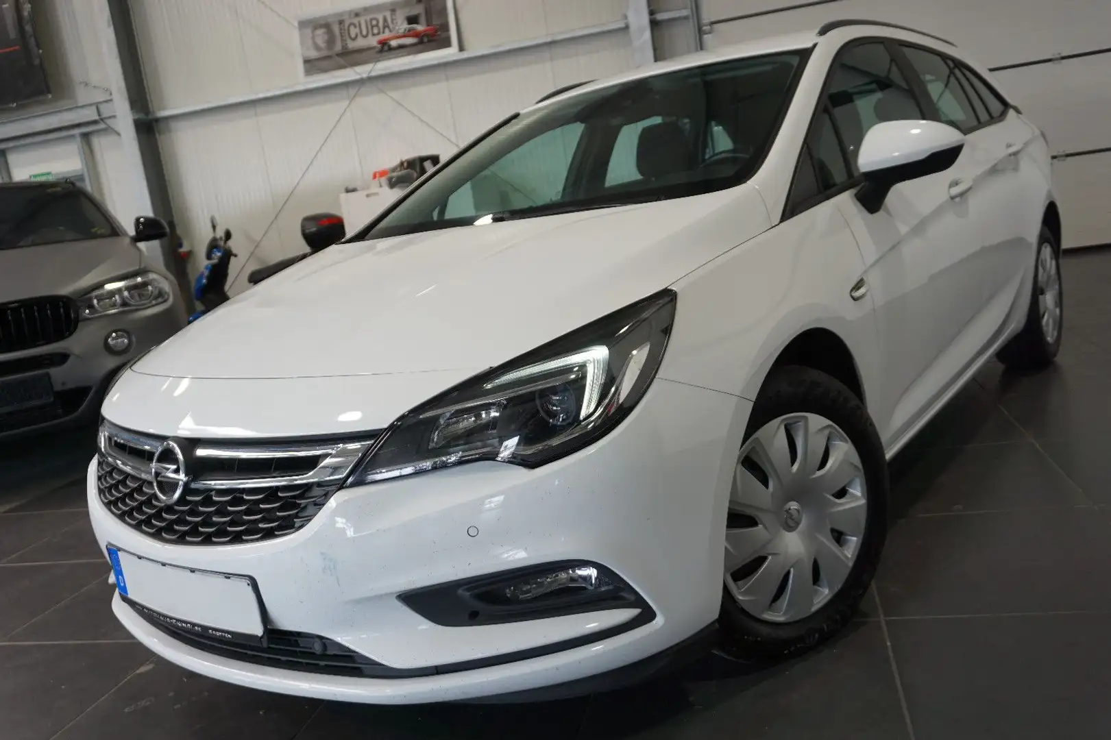 Opel Astra K 1.6 CDTi ST **Navi*PDC*Temp*Bluetooth** Weiß - 1