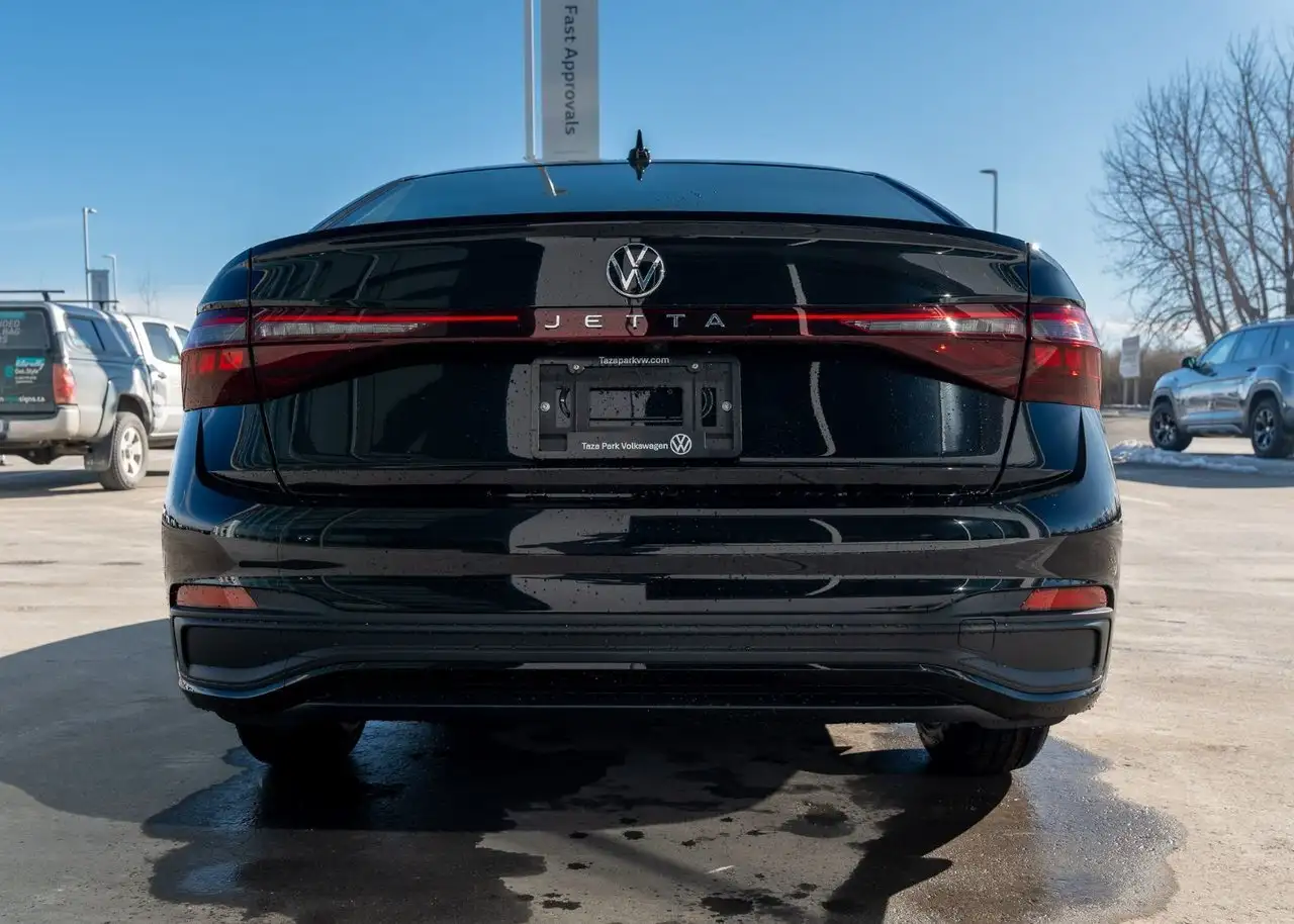 Volkswagen Jetta снимка Volkswagen Jetta