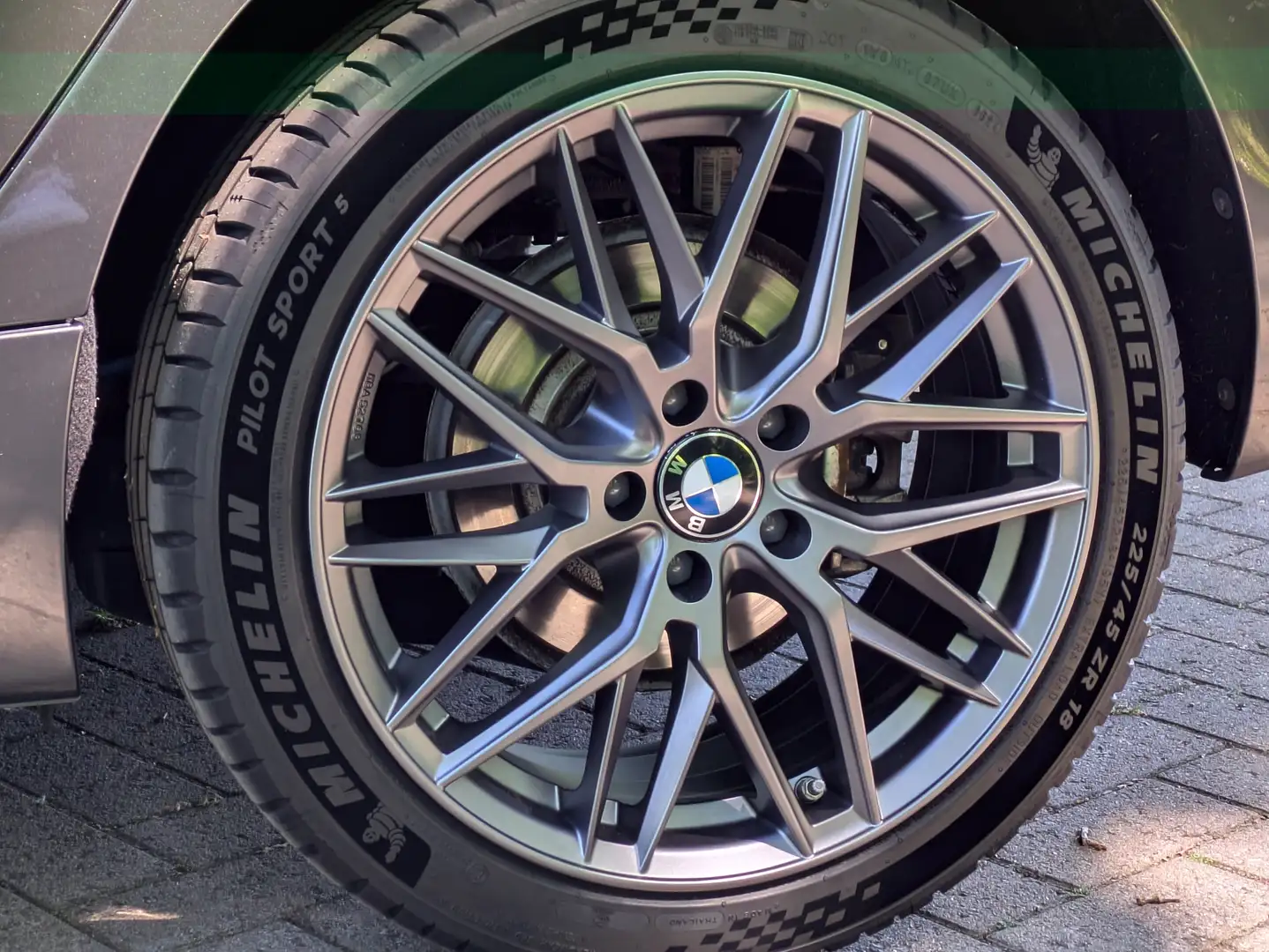 BMW 220 220i Active Tourer Aut. Advantage Grijs - 2