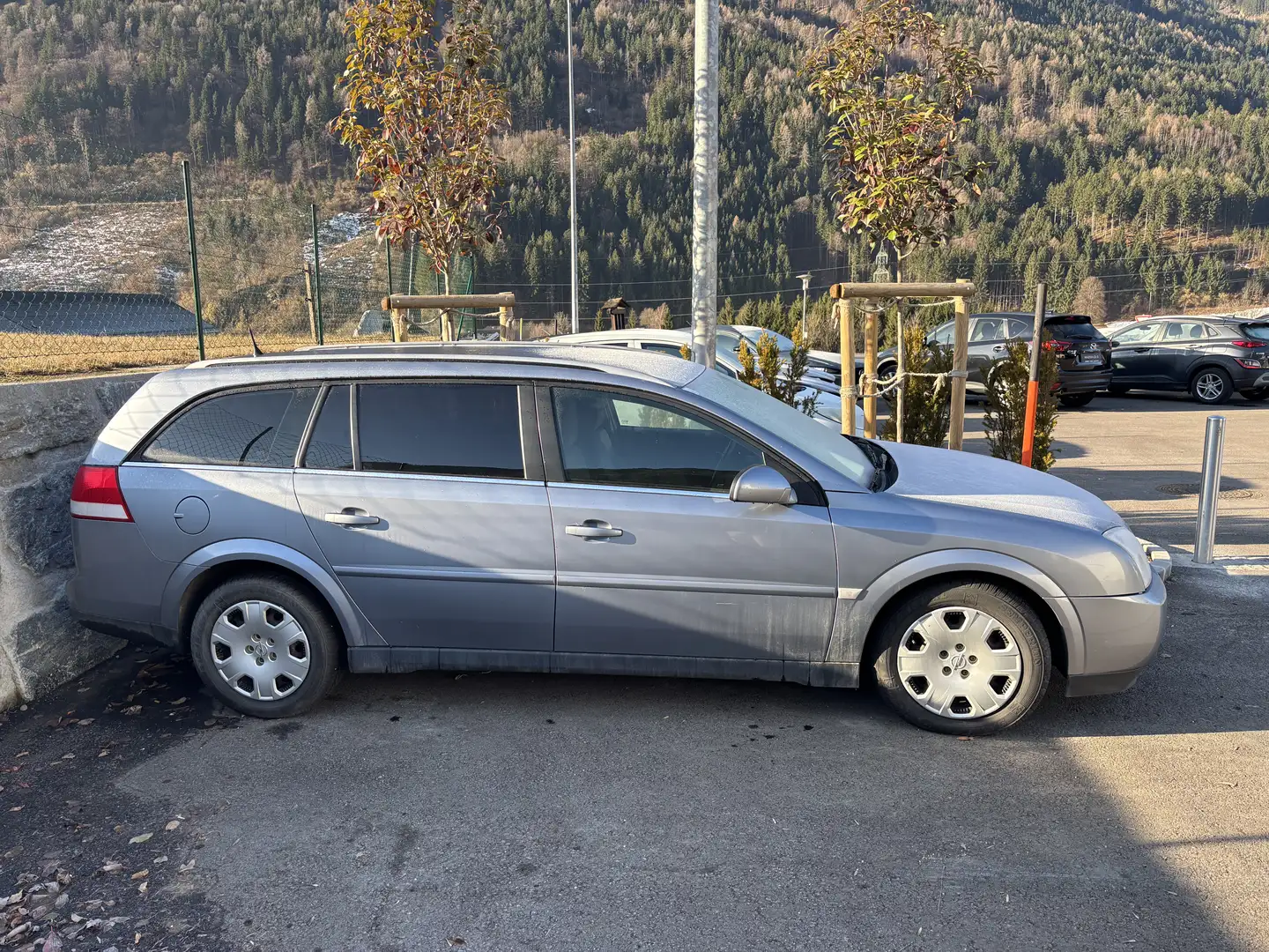 Opel Vectra Vectra Caravan 2,0 DTI 16V Grau - 2