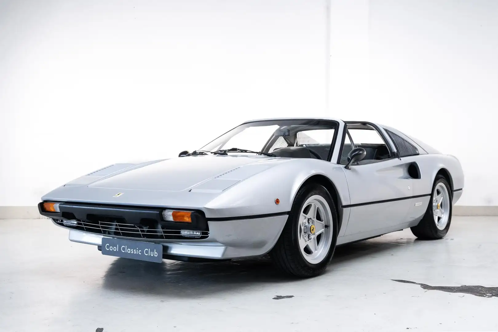 Ferrari 308 GTS - Nut & Bolt Restored - Unique Colour Combinat Argintiu - 1