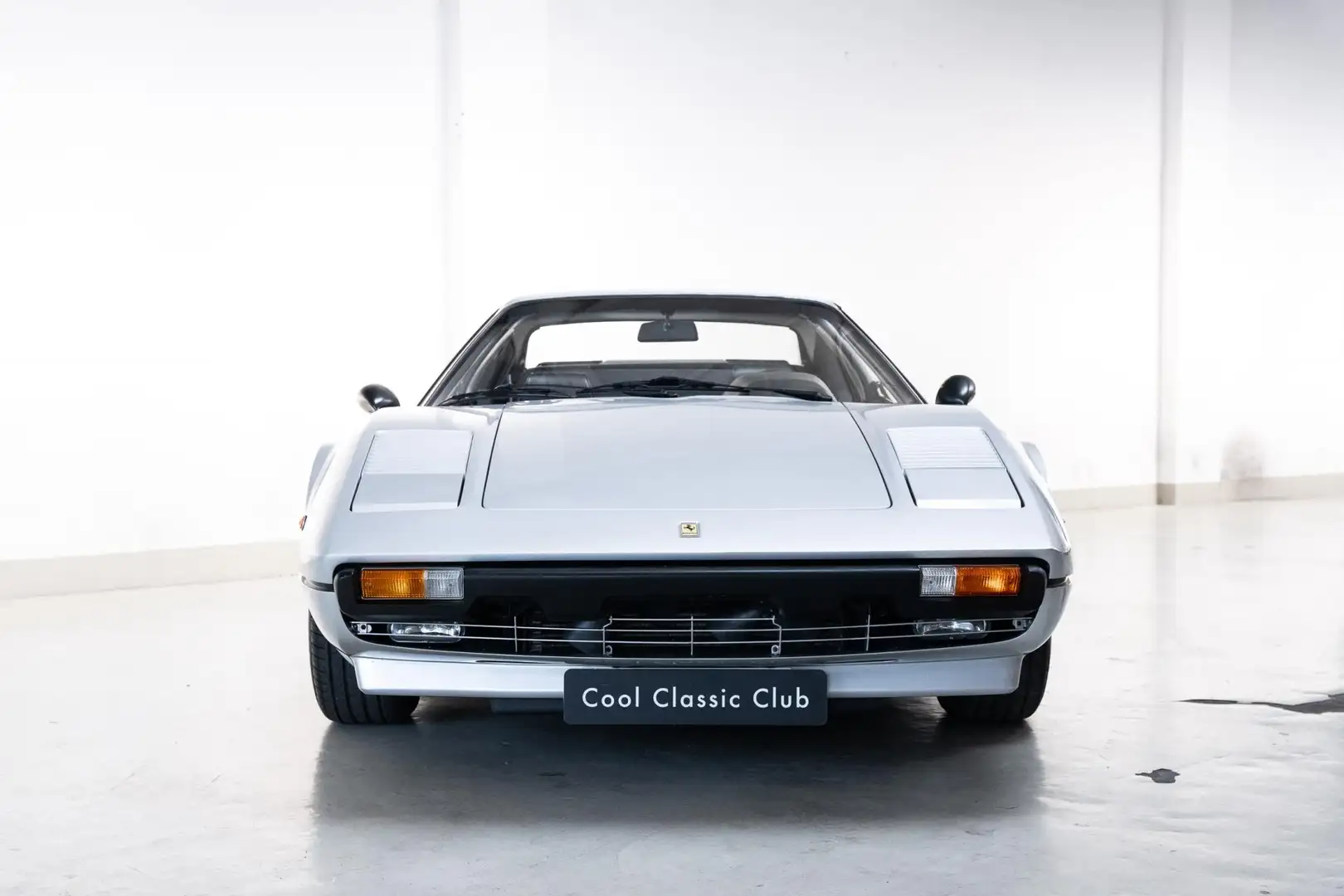 Ferrari 308 GTS - Nut & Bolt Restored - Unique Colour Combinat Argintiu - 2
