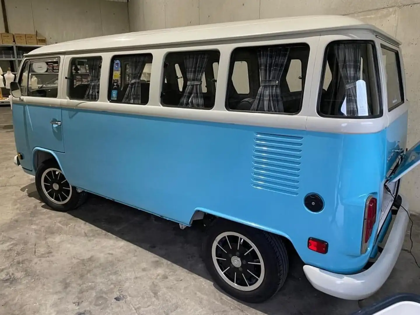 Volkswagen T2 Bus 9 zitplaatsen plava - 1
