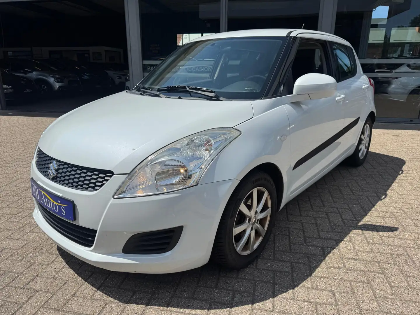 Suzuki Swift 1.2 Comfort EASSS Airco Cruise Lmv Wit - 2