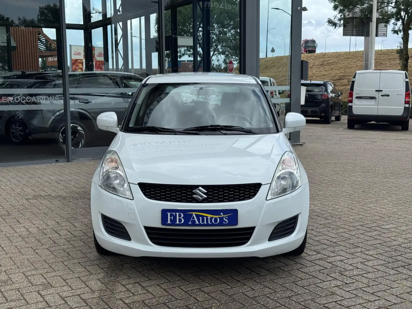 Suzuki Swift 1.2 Comfort EASSS Airco Cruise Lmv Blanco - 2