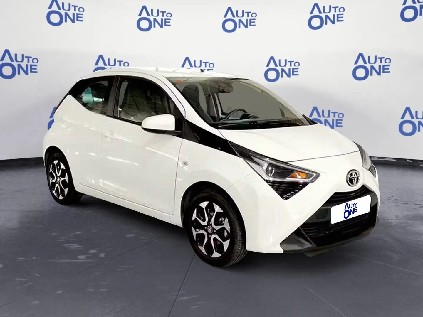 Toyota Aygo 1.0 VVT-i 72Cv C.Auto X-Clusiv - autoone.it Blanc - 1
