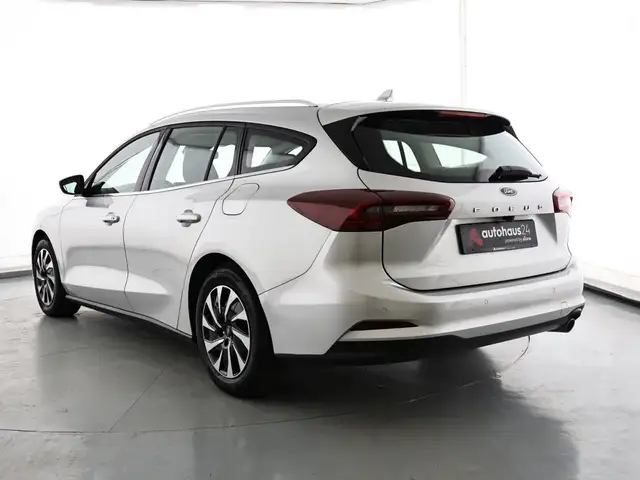 Ford Focus view 4