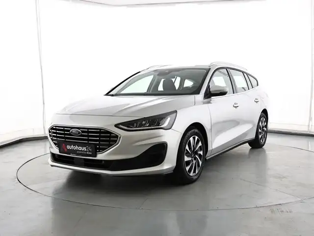 Ford Focus view 3