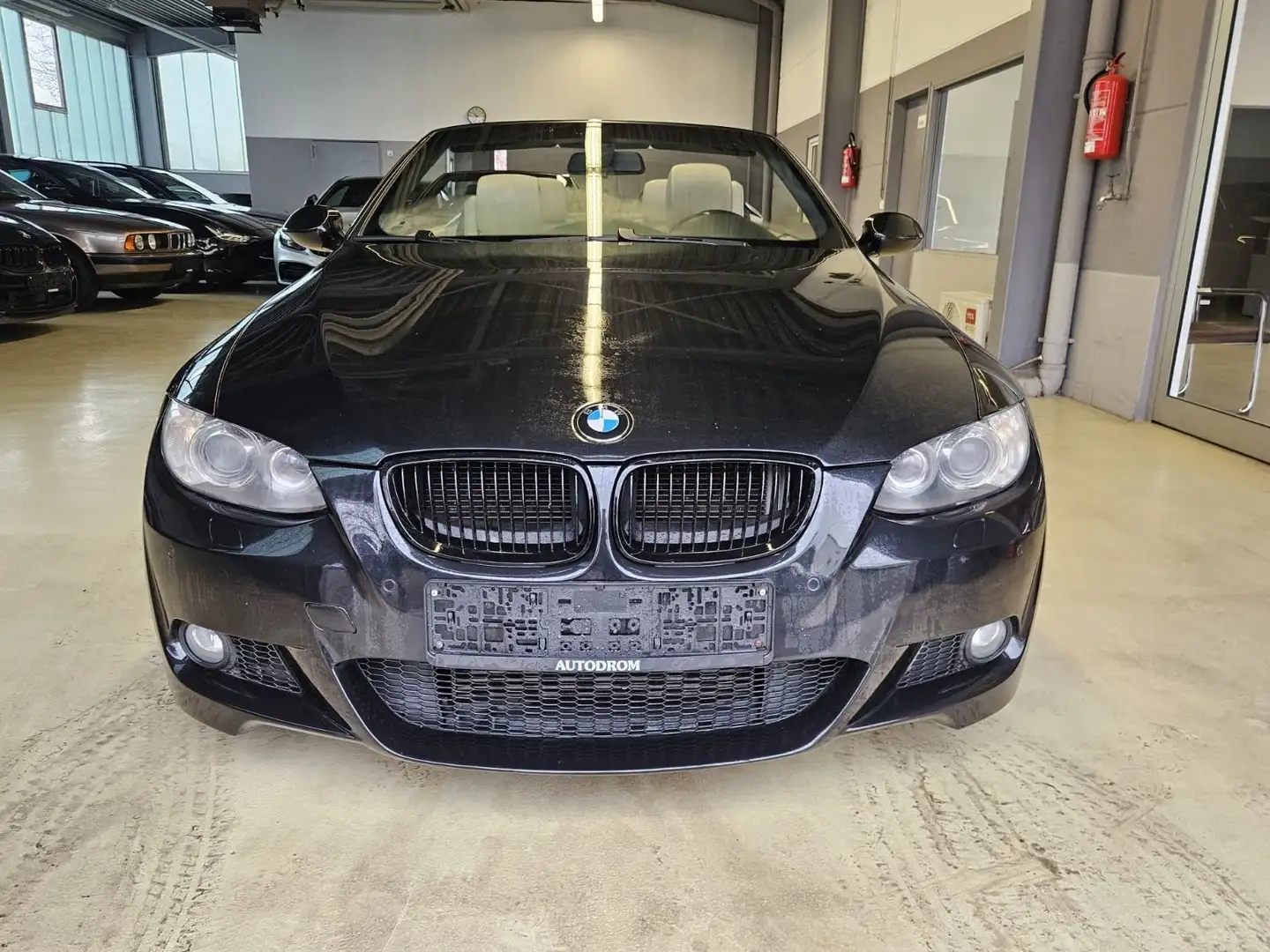 BMW 335 i Cabrio M-Sport+Memorysitze+NaviProf.+ Zwart - 2