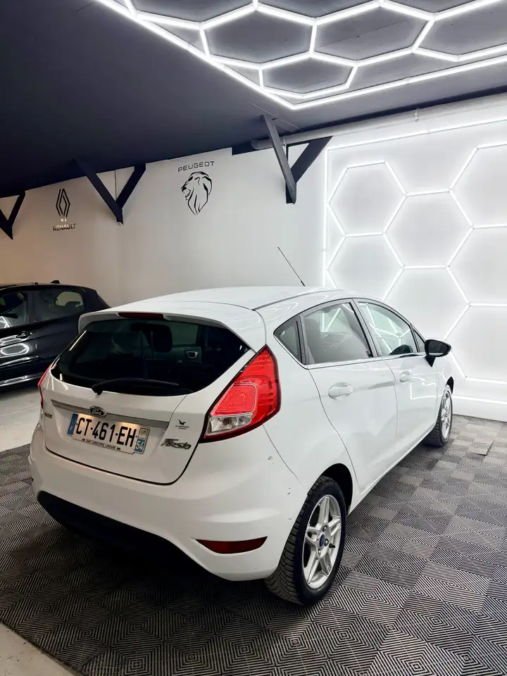 Ford Fiesta 5 portes — photo 5