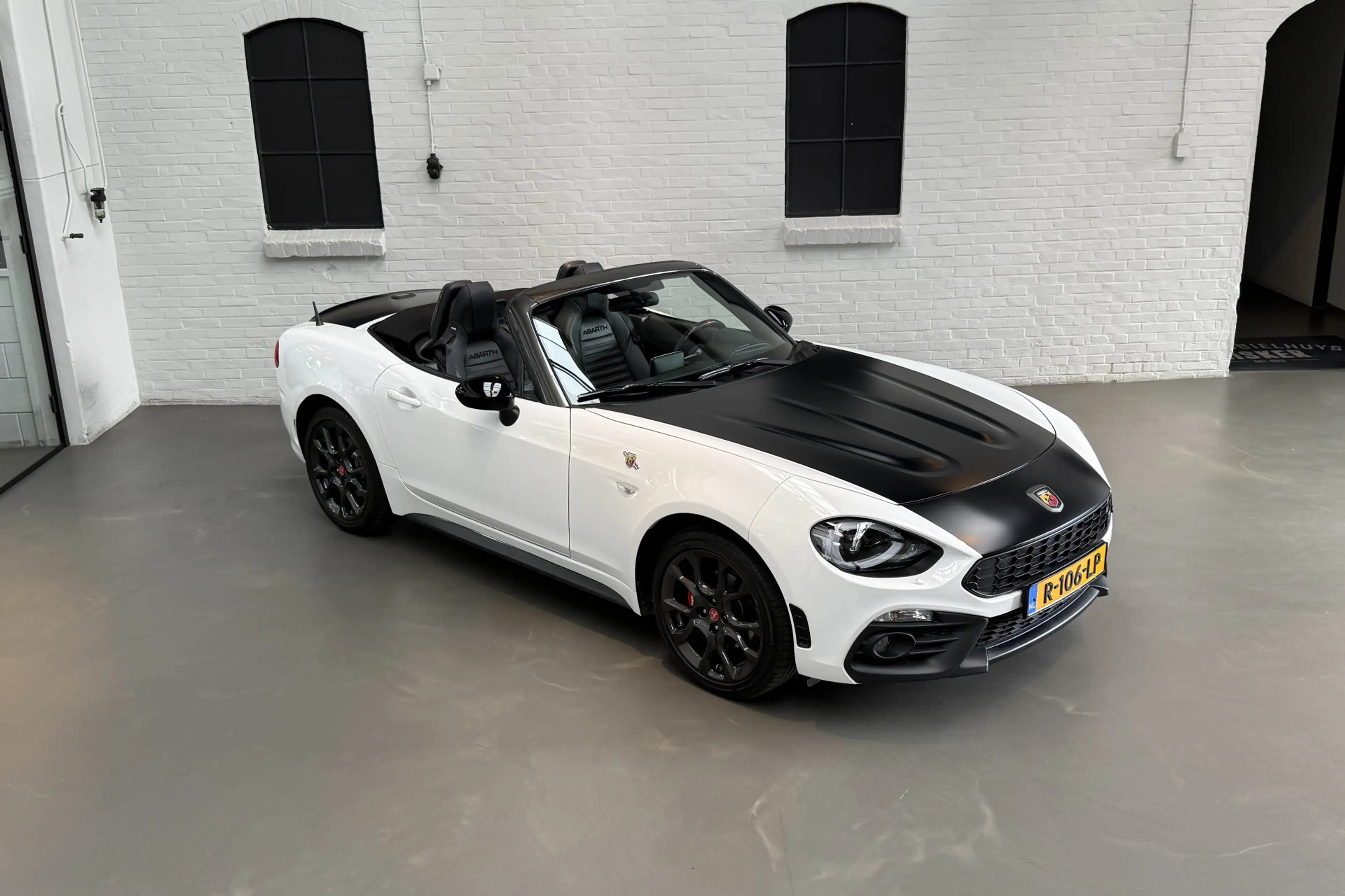 Fiat 124 Spider 1.4 MultiAir Turbo Abarth Scuderia Tuning — photo 16