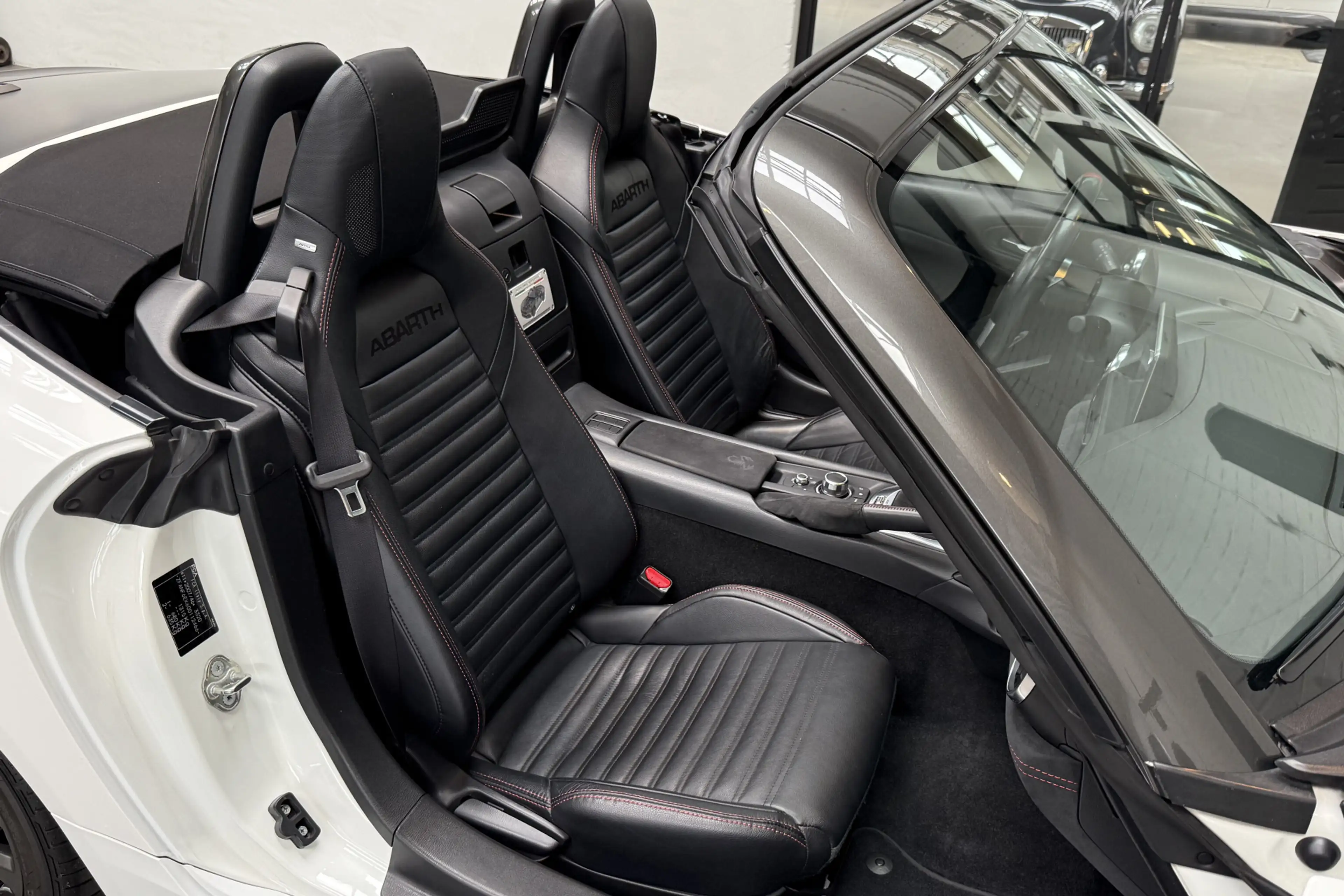 Fiat 124 Spider 1.4 MultiAir Turbo Abarth Scuderia Tuning — photo 38
