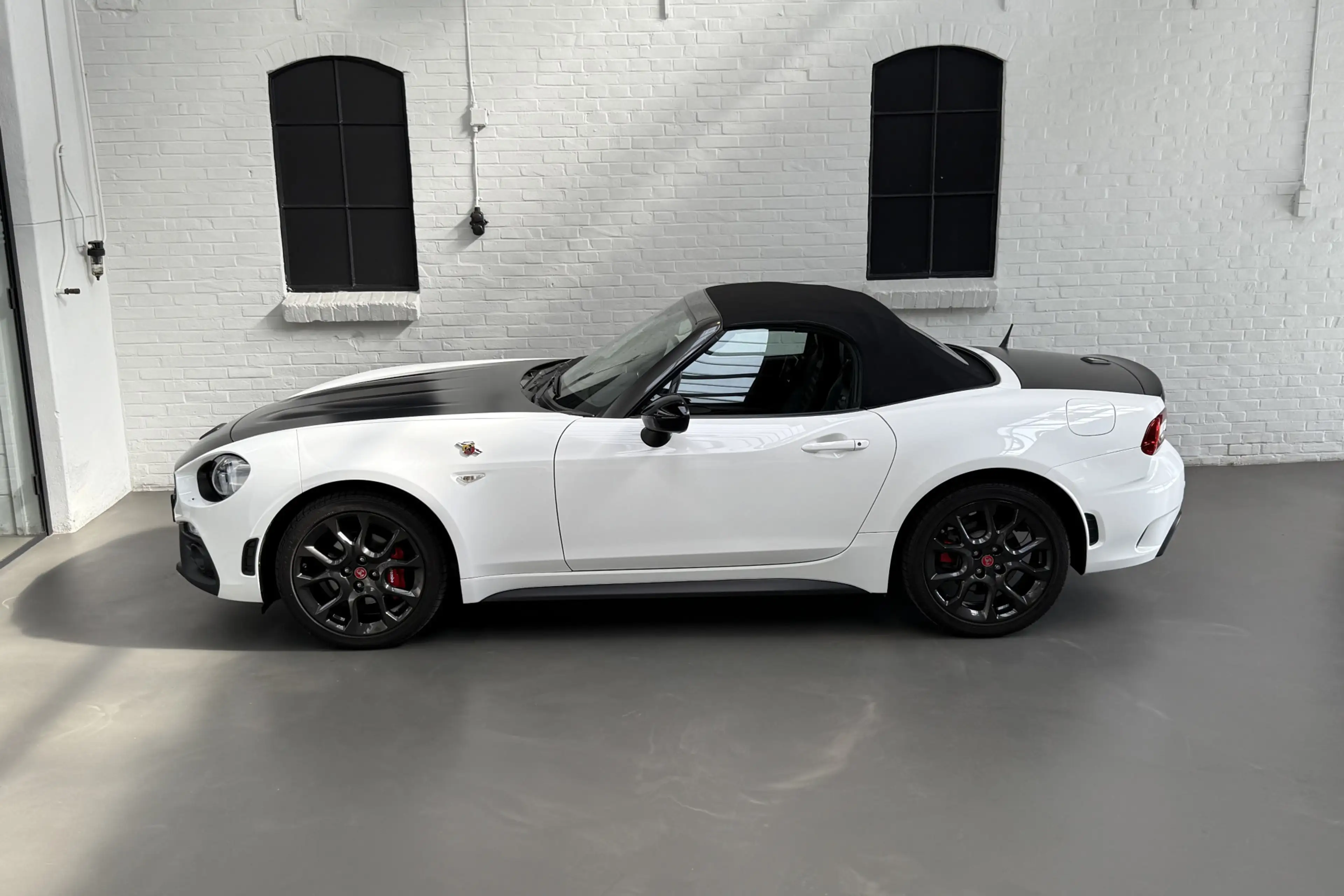 Fiat 124 Spider 1.4 MultiAir Turbo Abarth Scuderia Tuning — photo 45