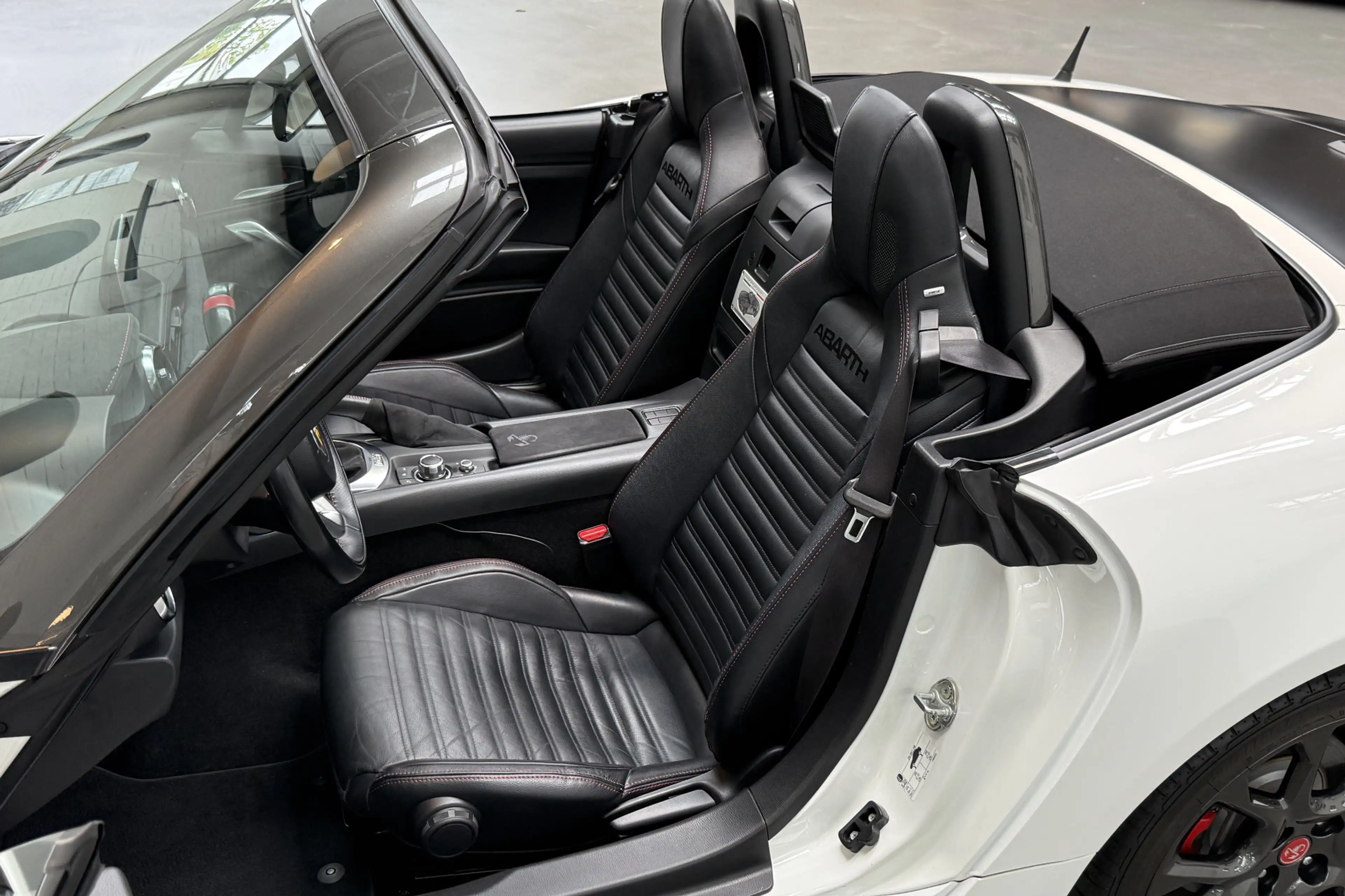 Fiat 124 Spider 1.4 MultiAir Turbo Abarth Scuderia Tuning — photo 5
