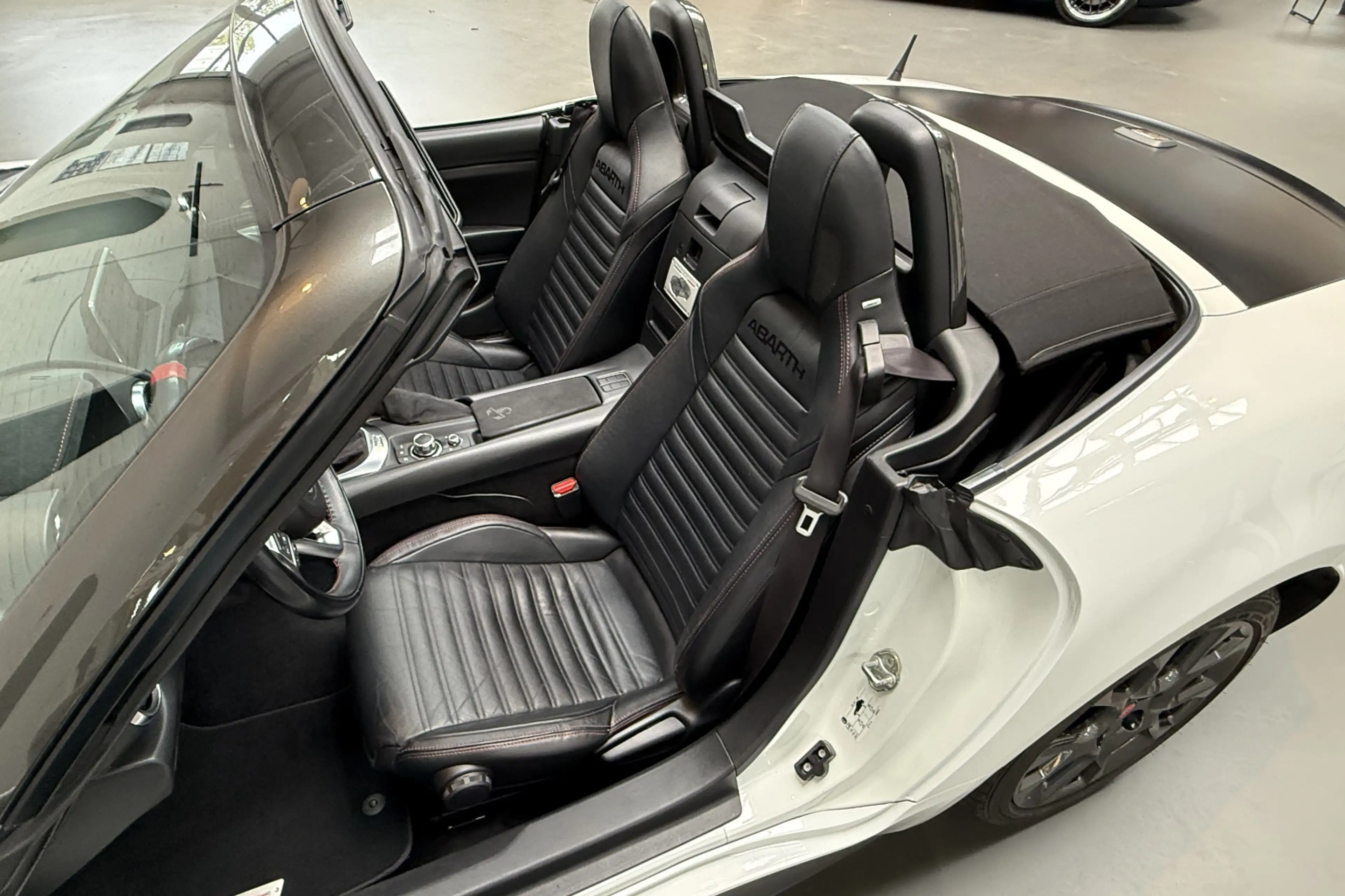 Fiat 124 Spider 1.4 MultiAir Turbo Abarth Scuderia Tuning — photo 27