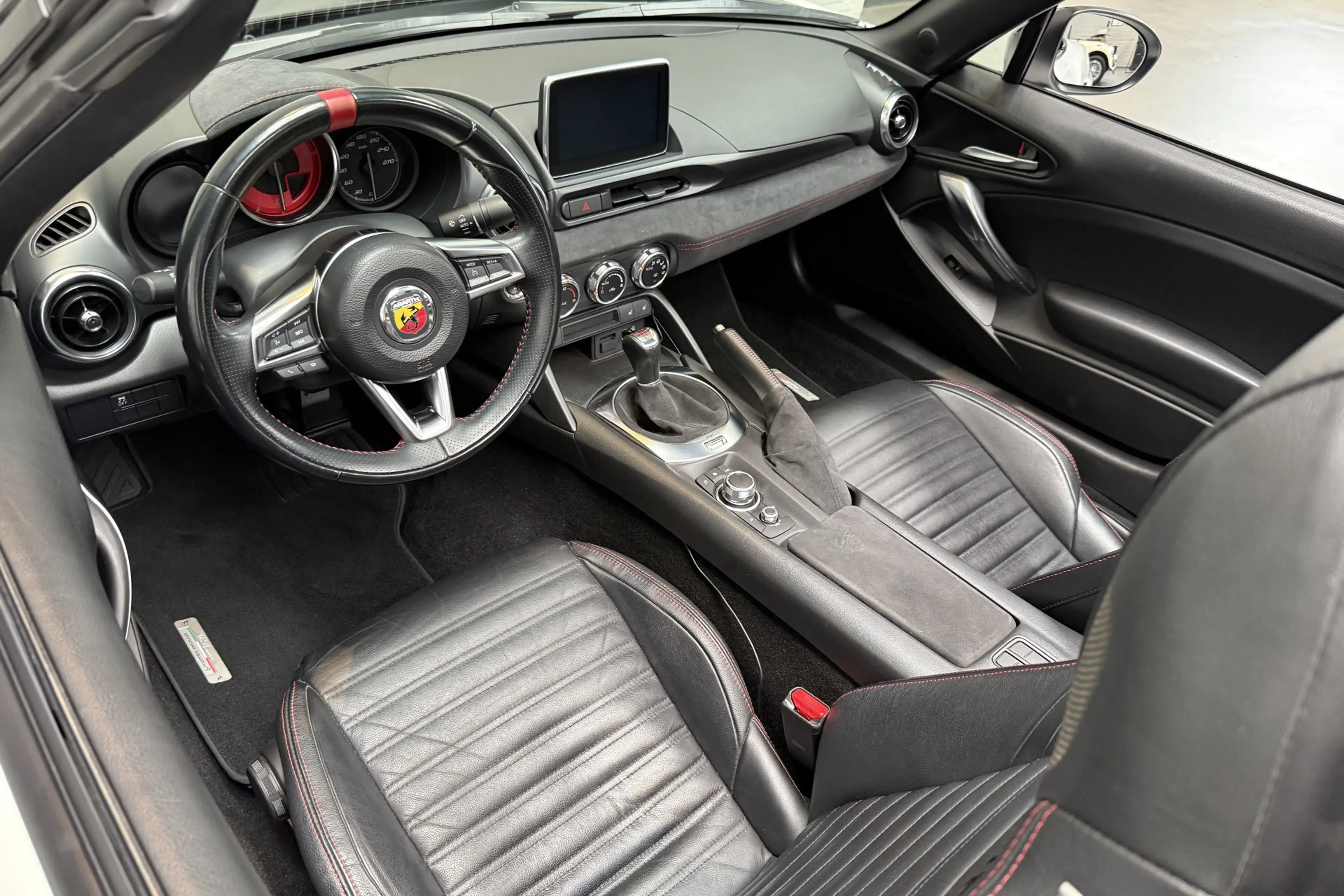 Fiat 124 Spider 1.4 MultiAir Turbo Abarth Scuderia Tuning — photo 31