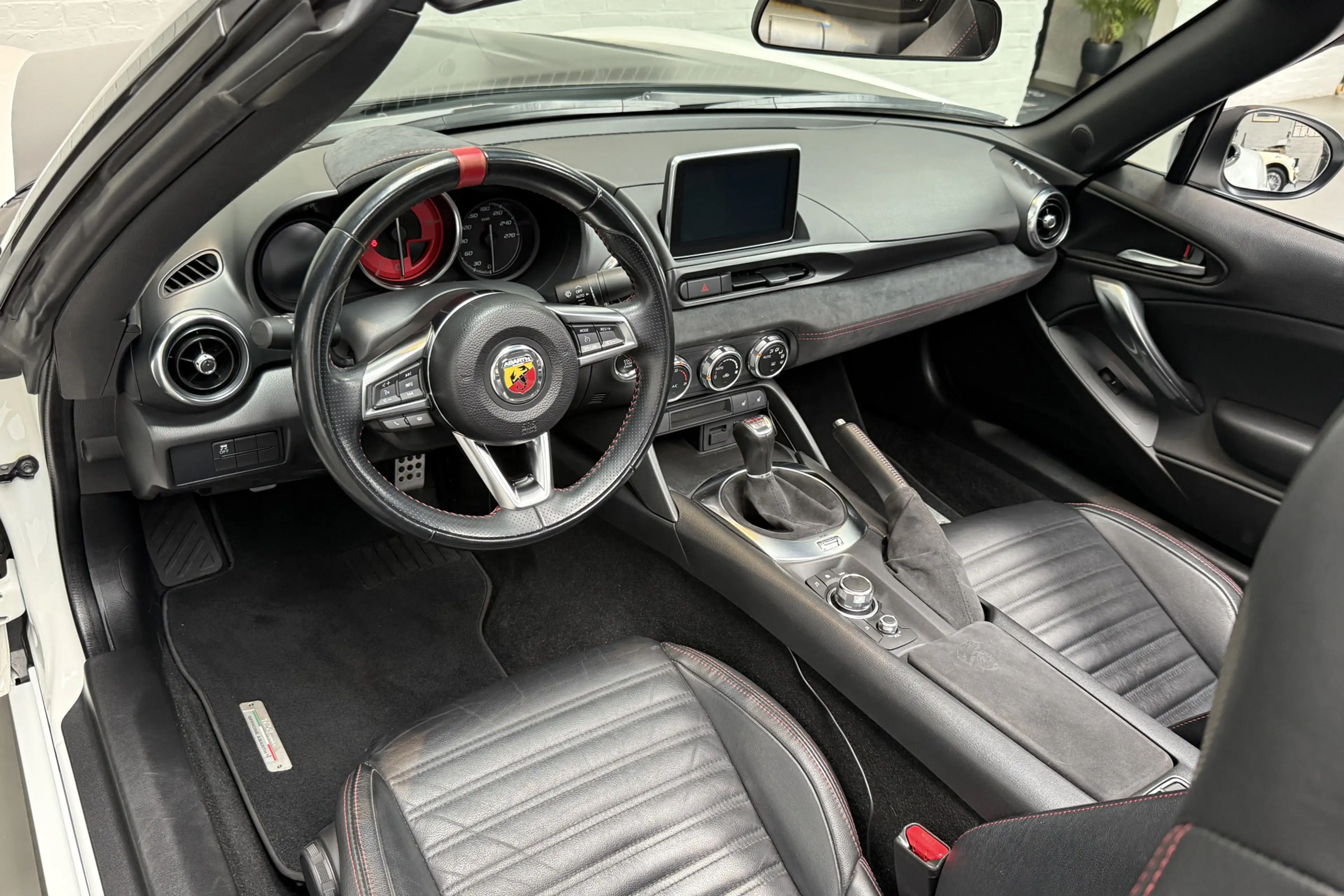 Fiat 124 Spider 1.4 MultiAir Turbo Abarth Scuderia Tuning — photo 41