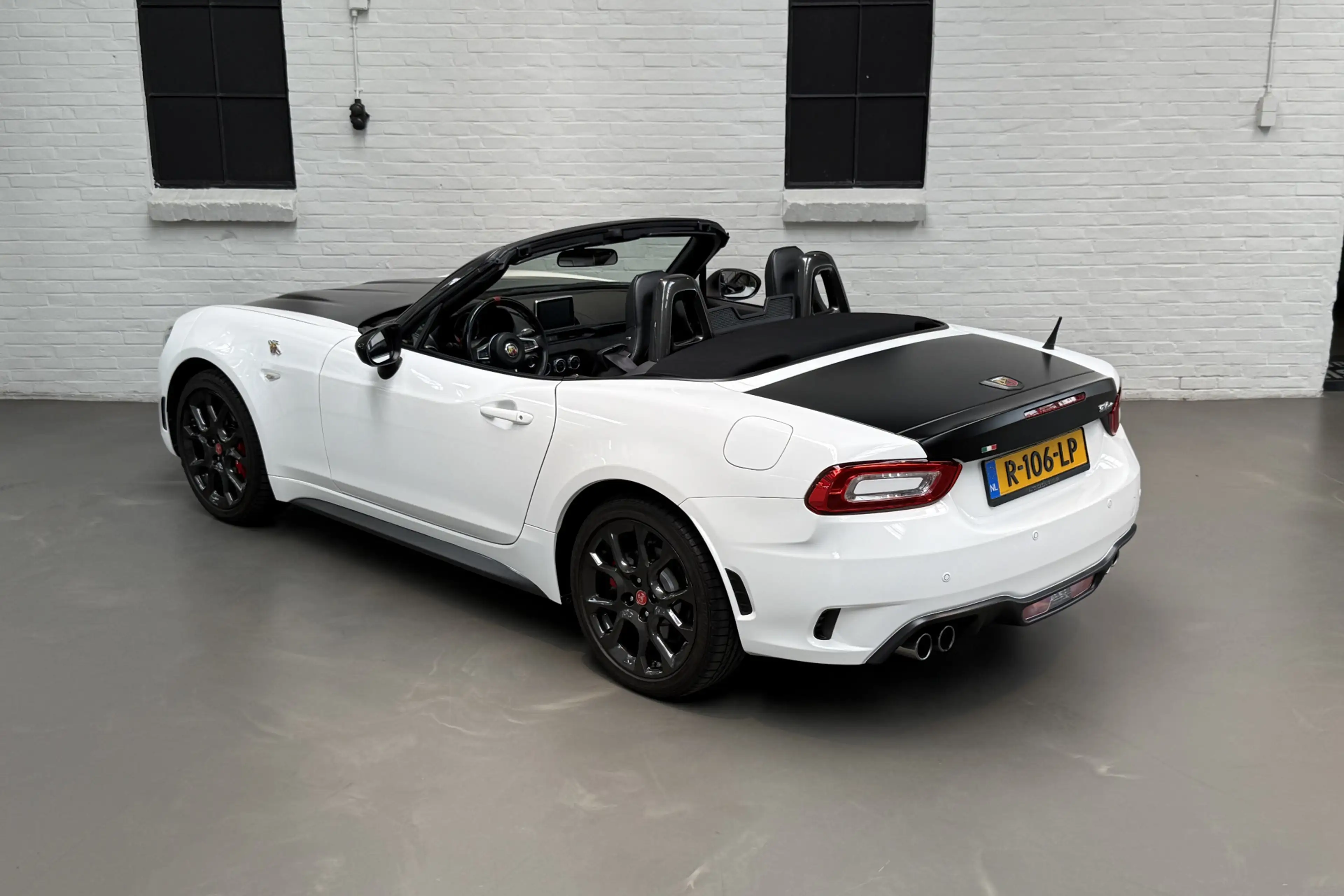 Fiat 124 Spider 1.4 MultiAir Turbo Abarth Scuderia Tuning — photo 10