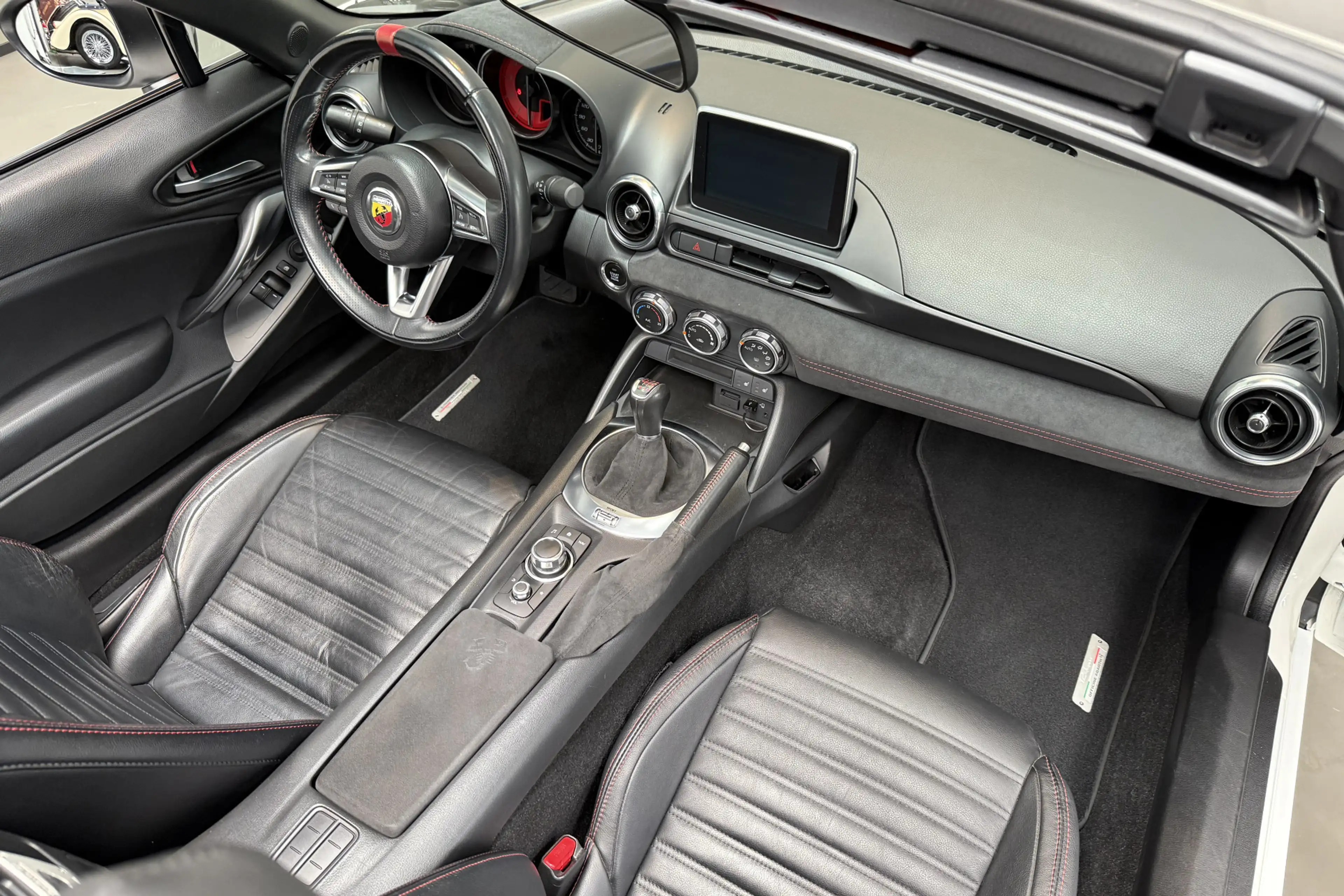 Fiat 124 Spider 1.4 MultiAir Turbo Abarth Scuderia Tuning — photo 32