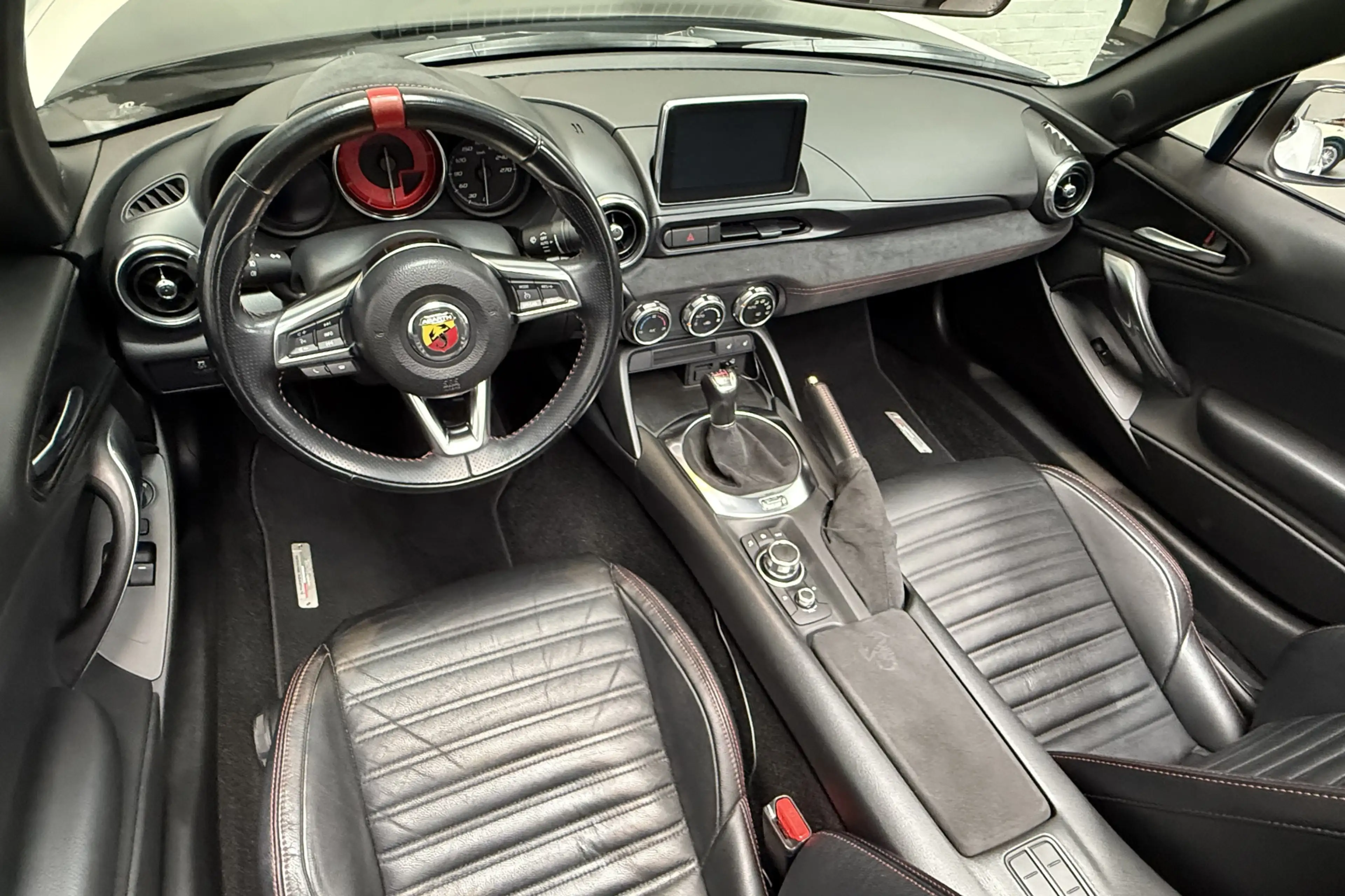Fiat 124 Spider 1.4 MultiAir Turbo Abarth Scuderia Tuning — photo 28
