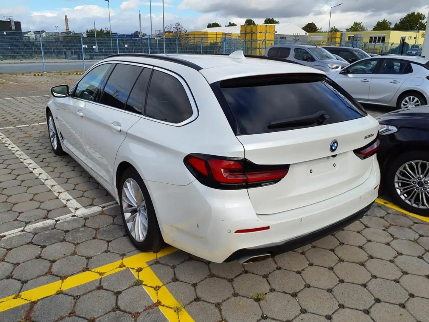 BMW 530 530e Touring Luxury Line xDrive Blanco - 2