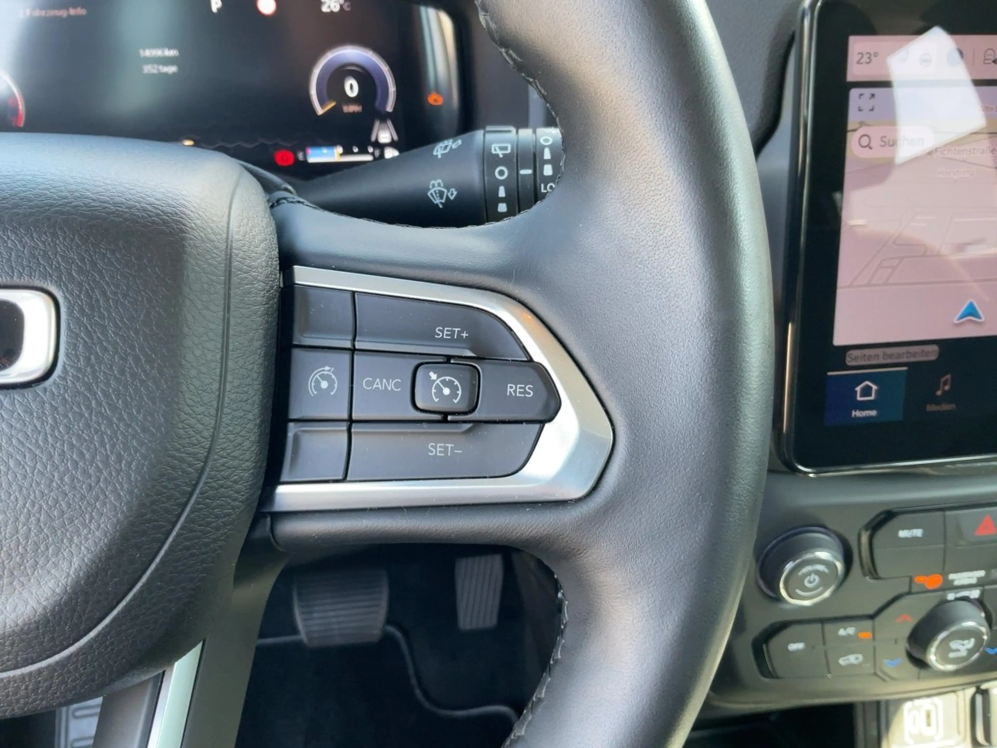 Jeep Renegade 1.5 MultiAir FWD Longitude KlimaA+LM — photo 15