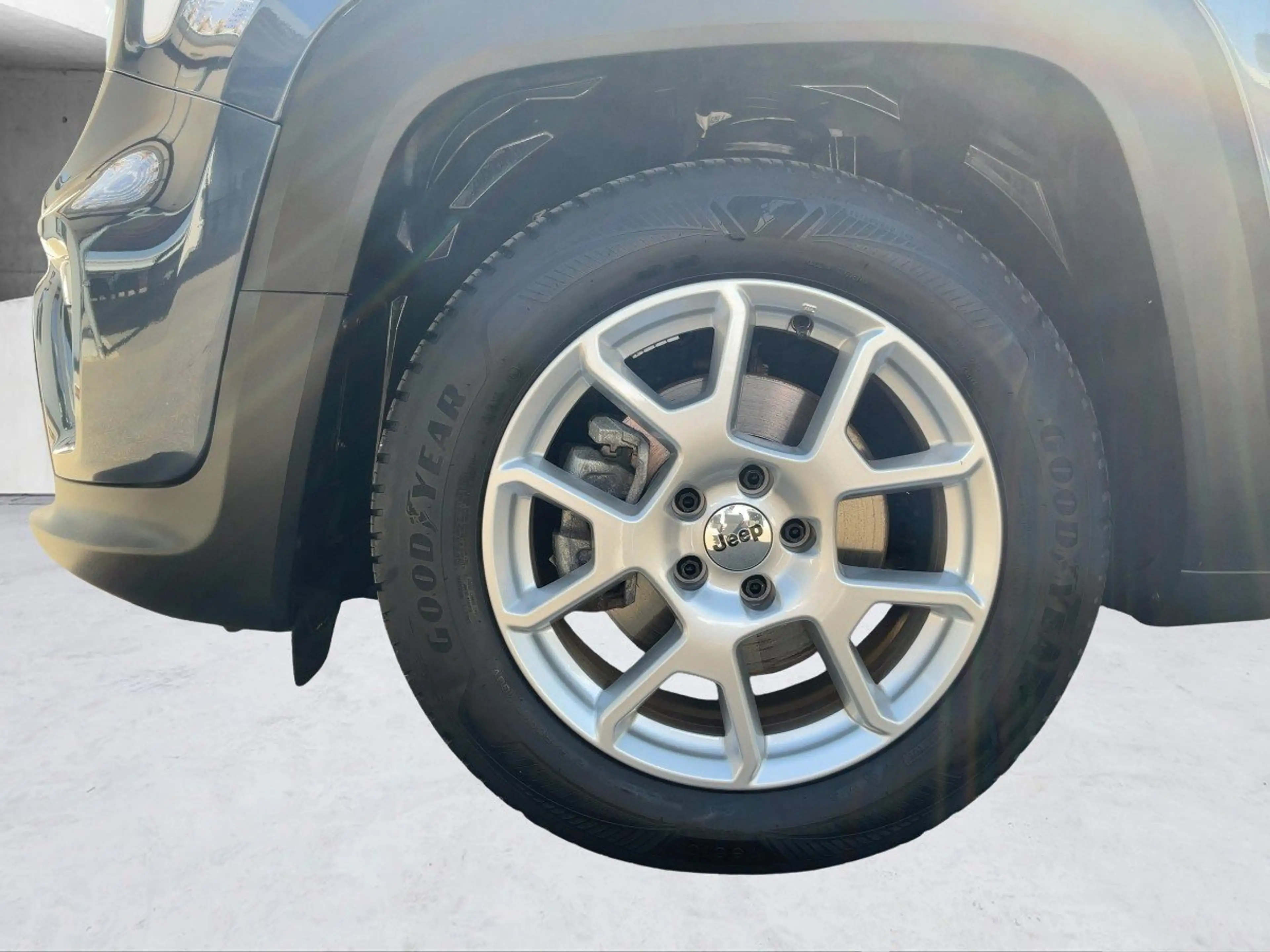 Jeep Renegade 1.5 MultiAir FWD Longitude KlimaA+LM — photo 12