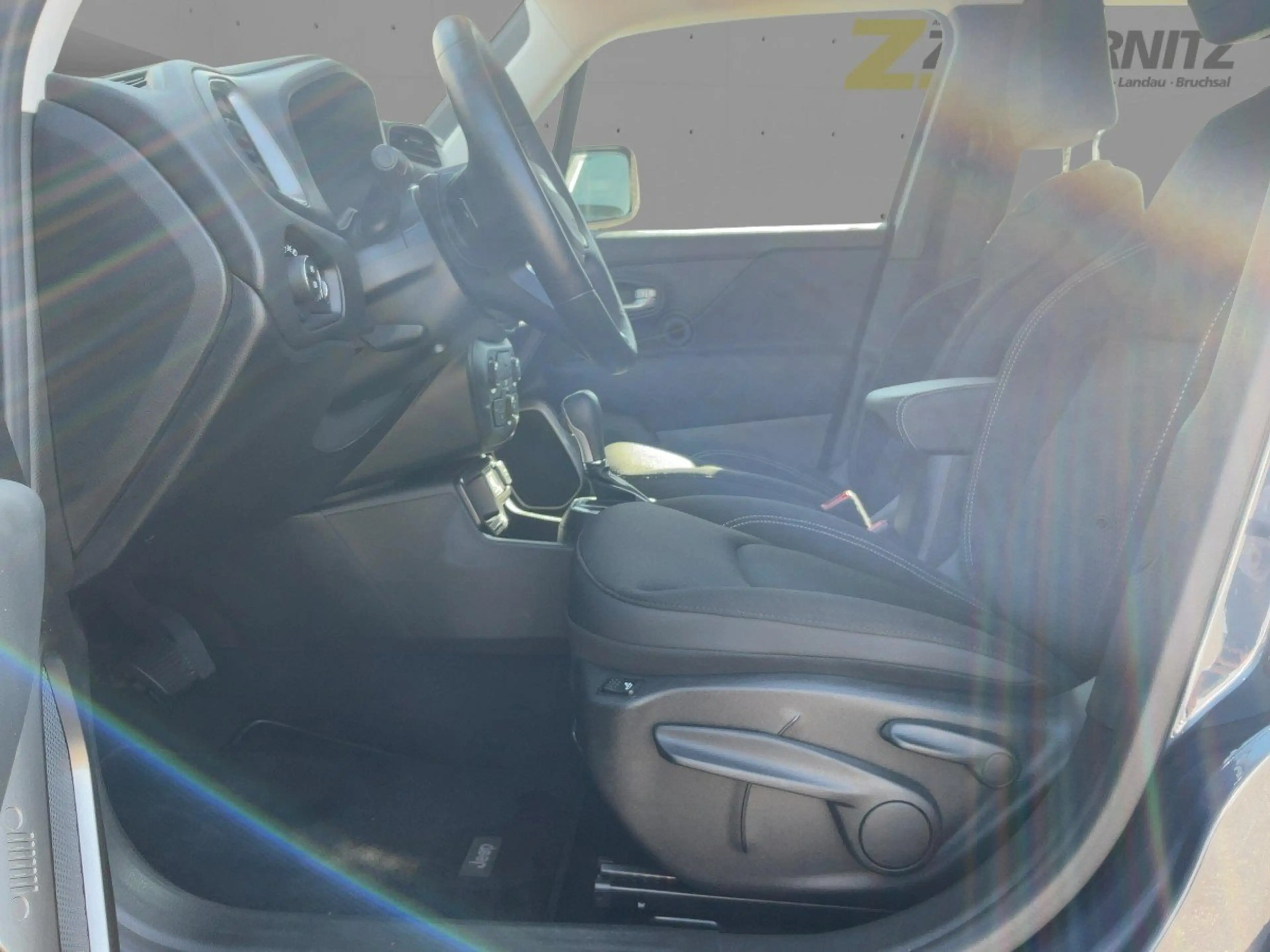 Jeep Renegade 1.5 MultiAir FWD Longitude KlimaA+LM — photo 8