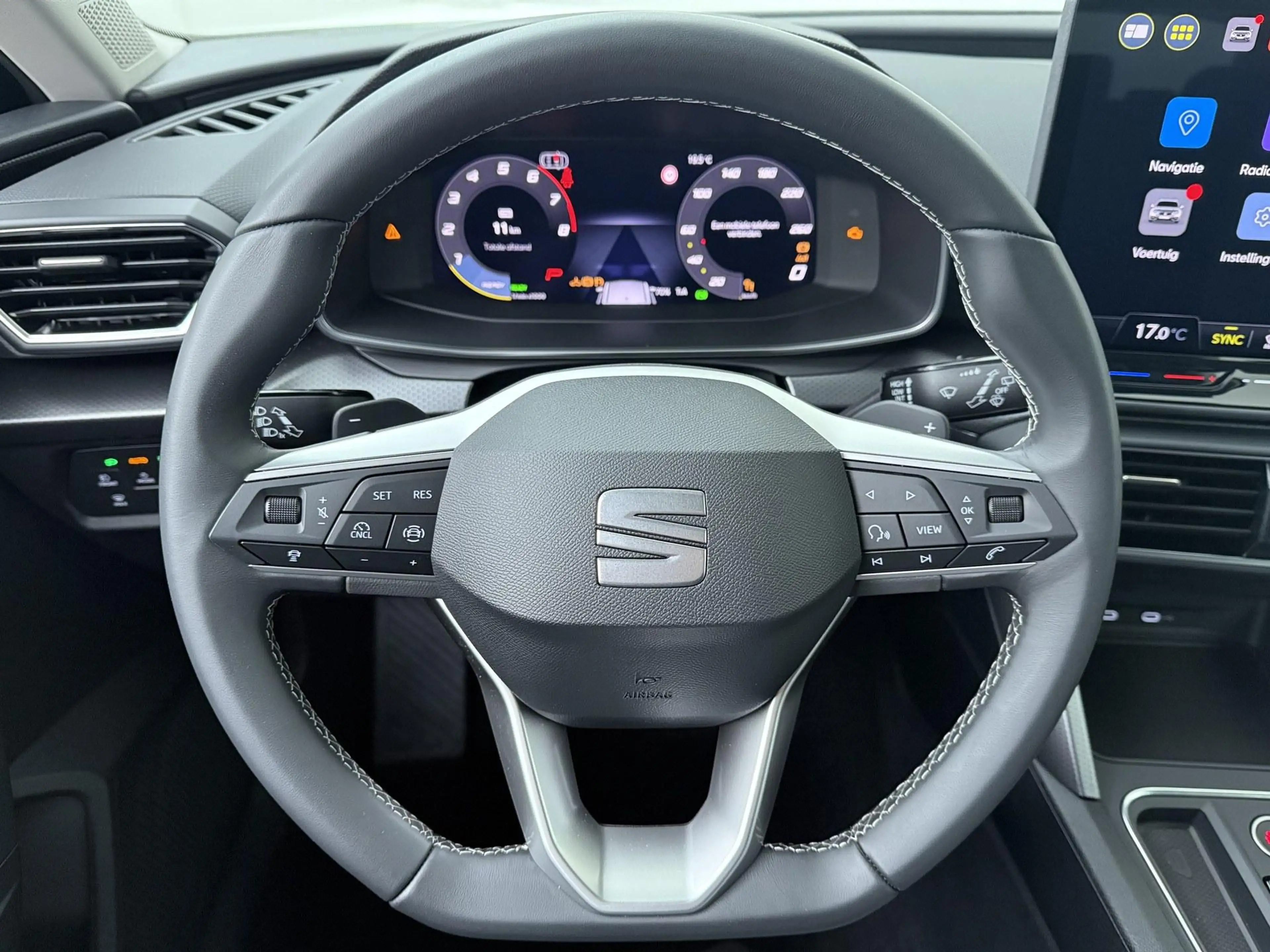 SEAT Leon e-Hybrid Sportstourer Style Business Intense 1.5 eHybrid 15 — photo 9