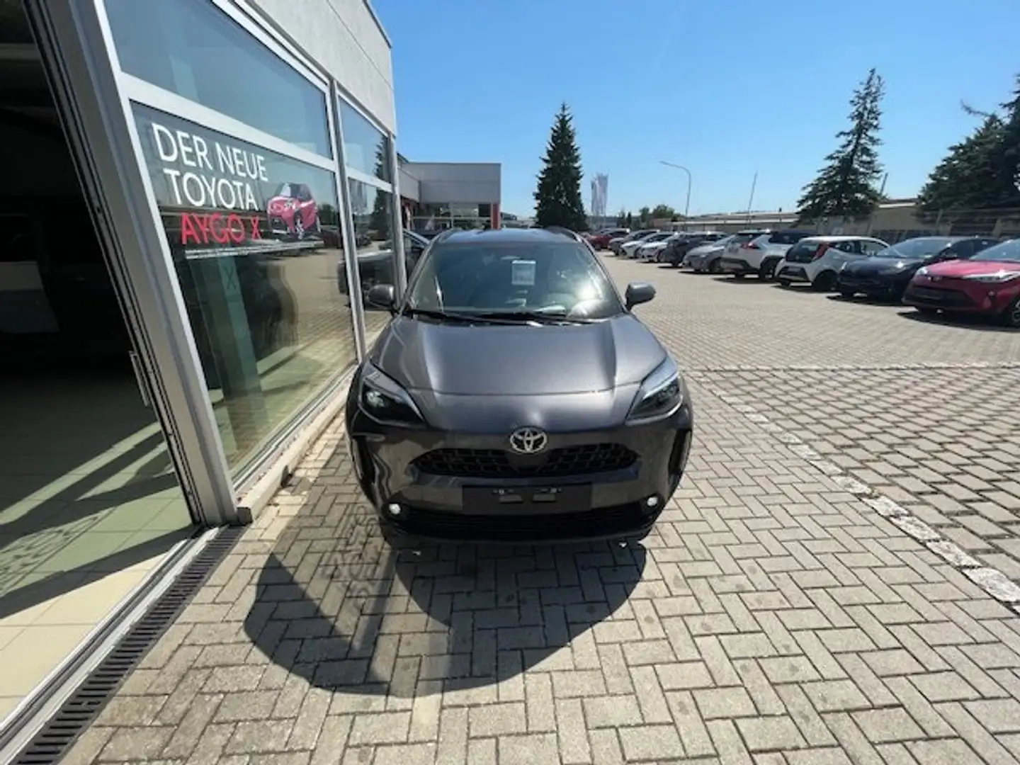 Toyota Yaris Cross Hybrid 130 1.5 VVT-i Teamplayer *Winter+Safety* Gris - 2