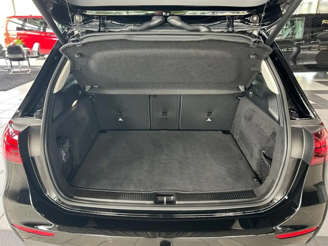 Mercedes-Benz B 180 d Progressive/Advanced/8G/LED/Kamera/AHK/ 16