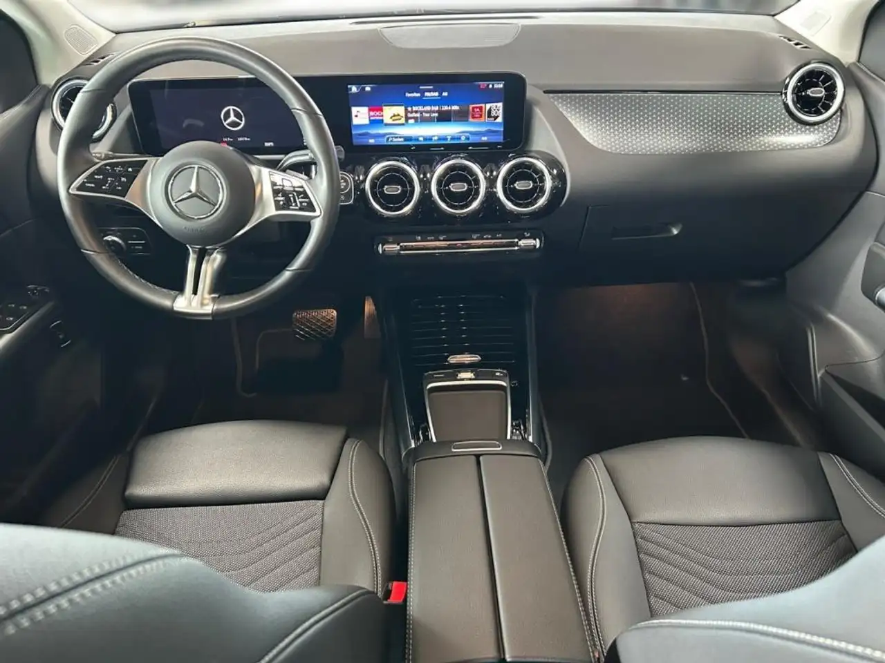 Mercedes-Benz B 180 d Progressive/Advanced/8G/LED/Kamera/AHK/ 12