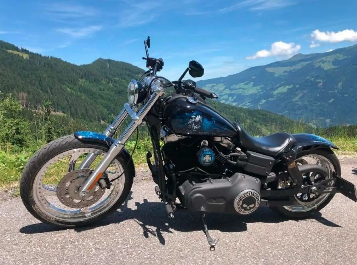 Harley-Davidson Dyna Street Bob Negru - 1