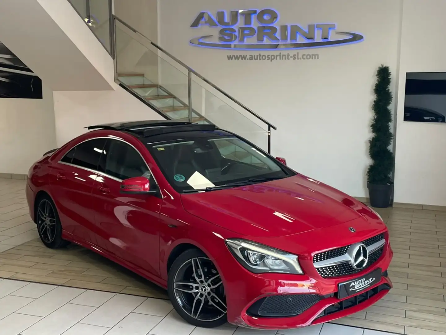 Mercedes-Benz CLA 200 200d 7G-DCT Rojo - 1