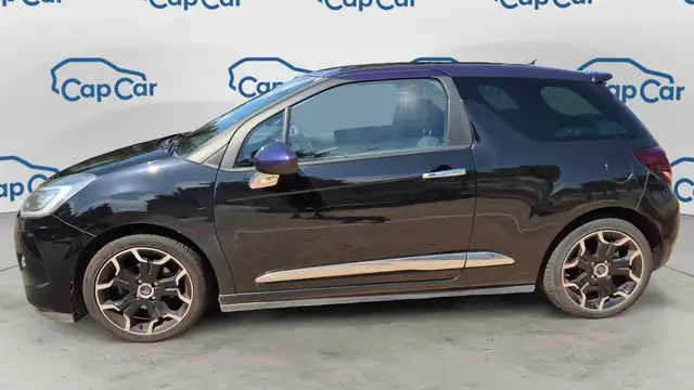 DS Automobiles DS 3 view 2