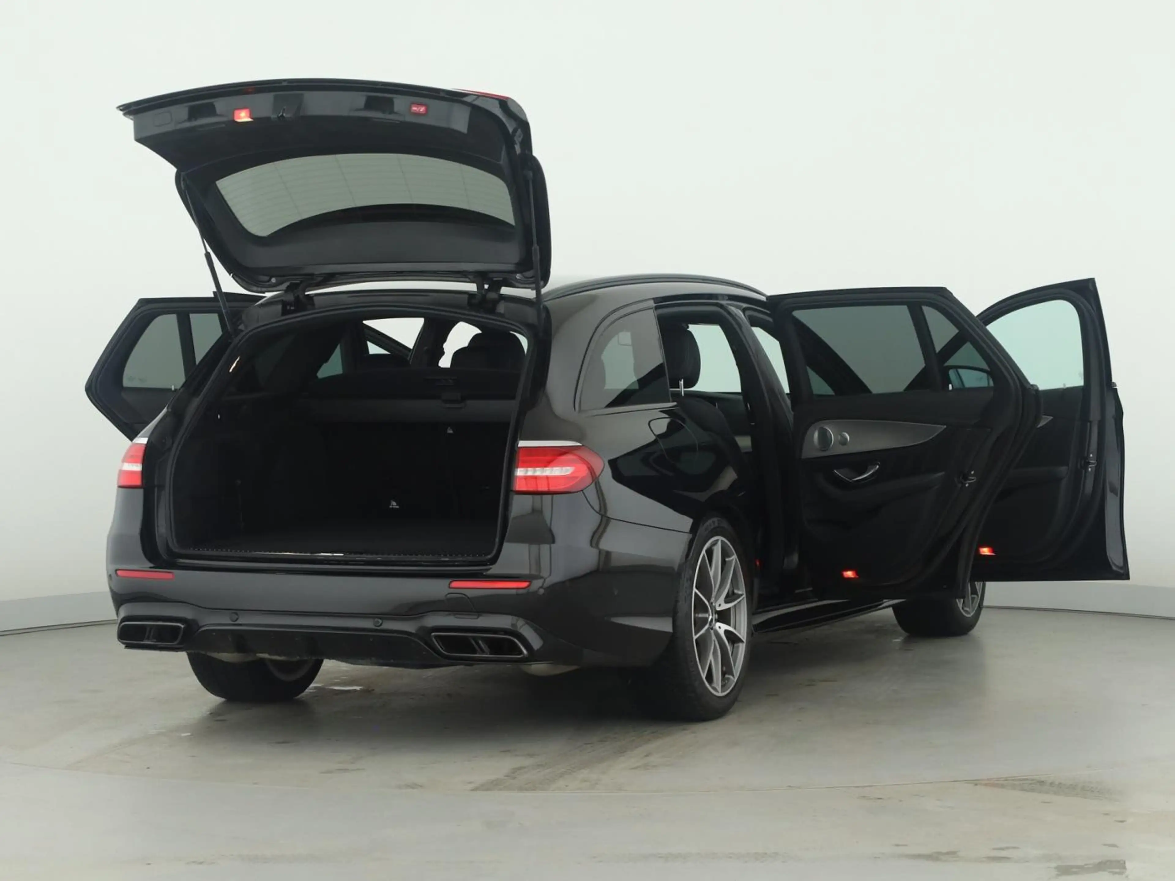 Mercedes-Benz E 63 AMG E 63 S AMG T 4M+ Multibeam*Standh*Burmester*360° — photo 9