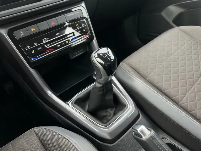 Volkswagen T-Cross view 15