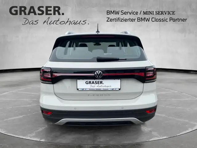 Volkswagen T-Cross view 6