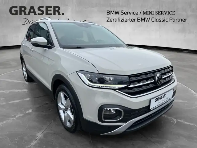 Volkswagen T-Cross view 9