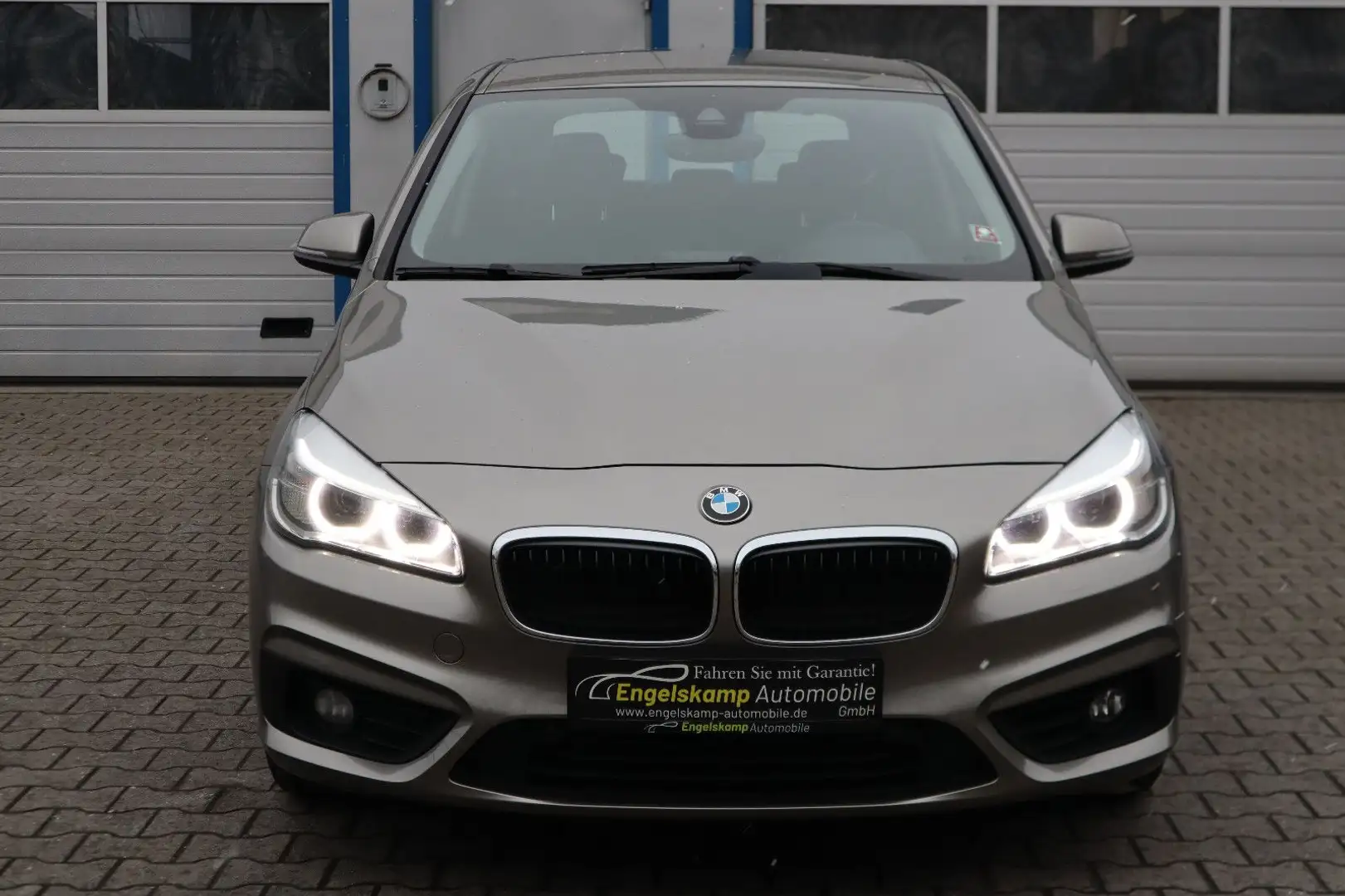 BMW 218 i Active Tourer /NAVI/AHK/CAM/PDC/SCHECKH/1HD Silber - 2