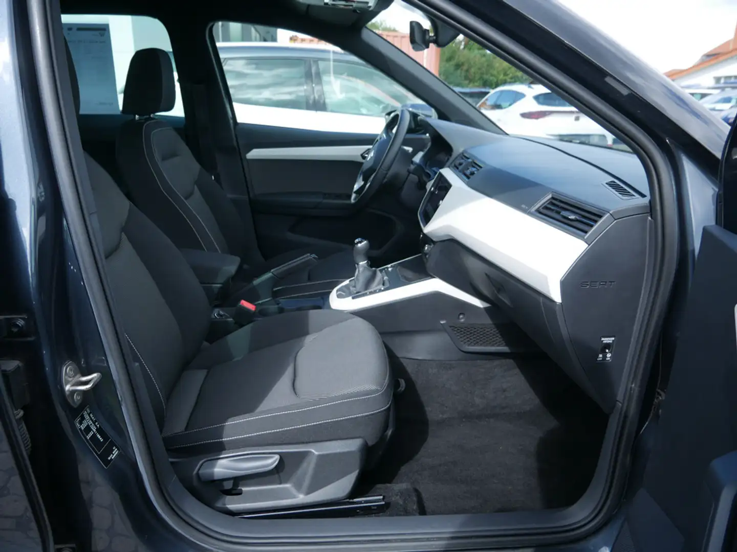 SEAT Arona 1.0 TSI Xcellence KAMERA NAVI ACC LED Grau - 2