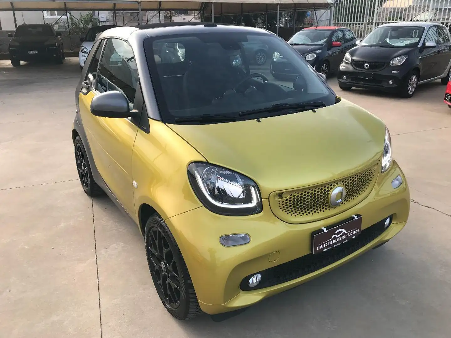 smart crossblade fortwo 90 0.9T twinamic cabrio Passion Giallo - 2
